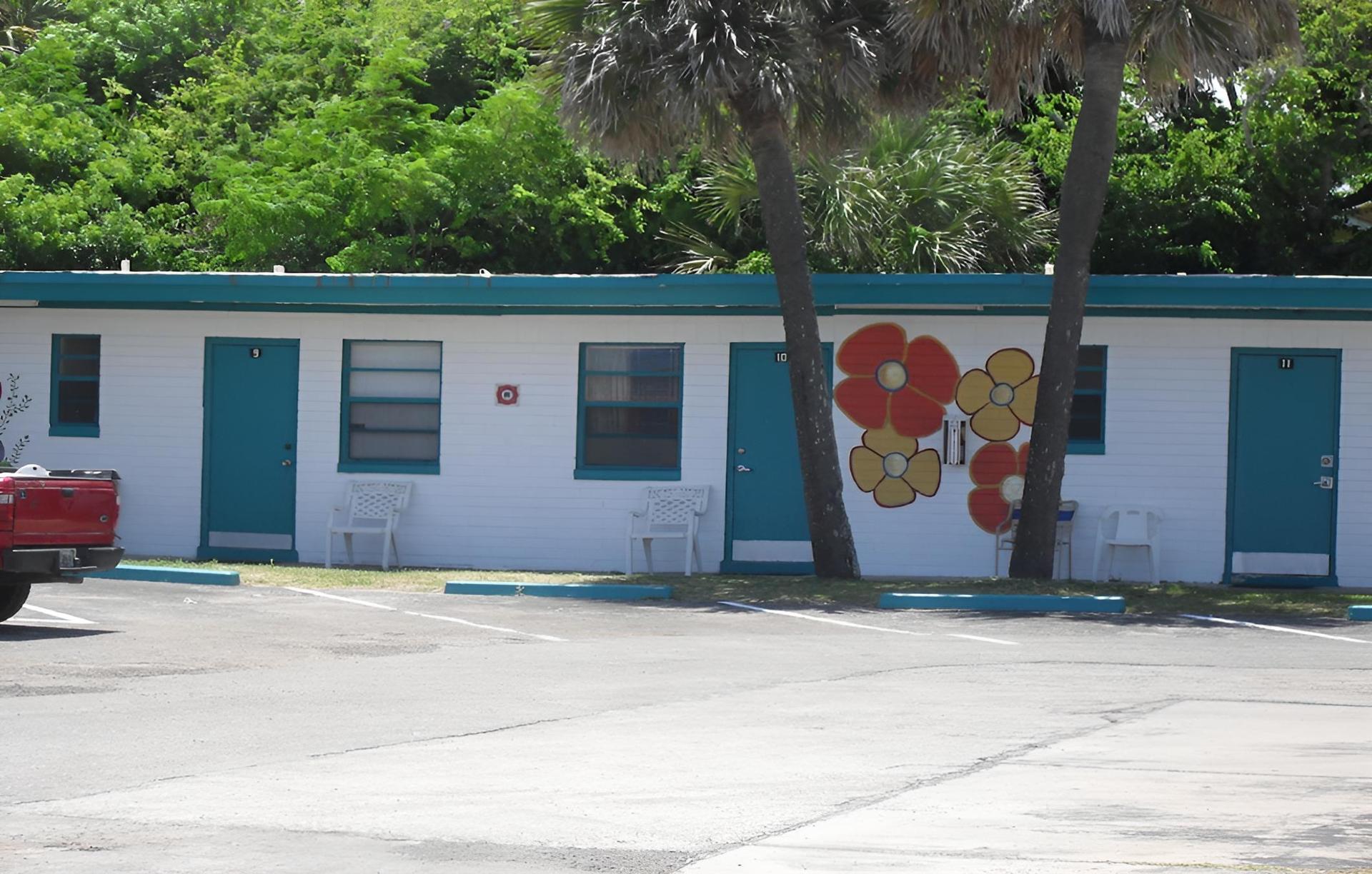 Shore Winds Motel photo 43