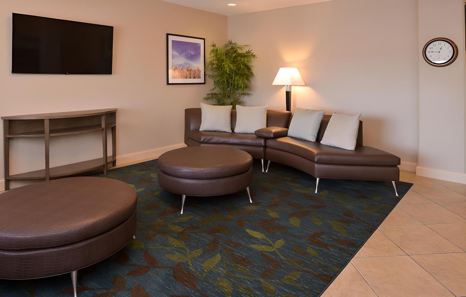 Candlewood Suites Bloomington, an IHG Hotel photo 18