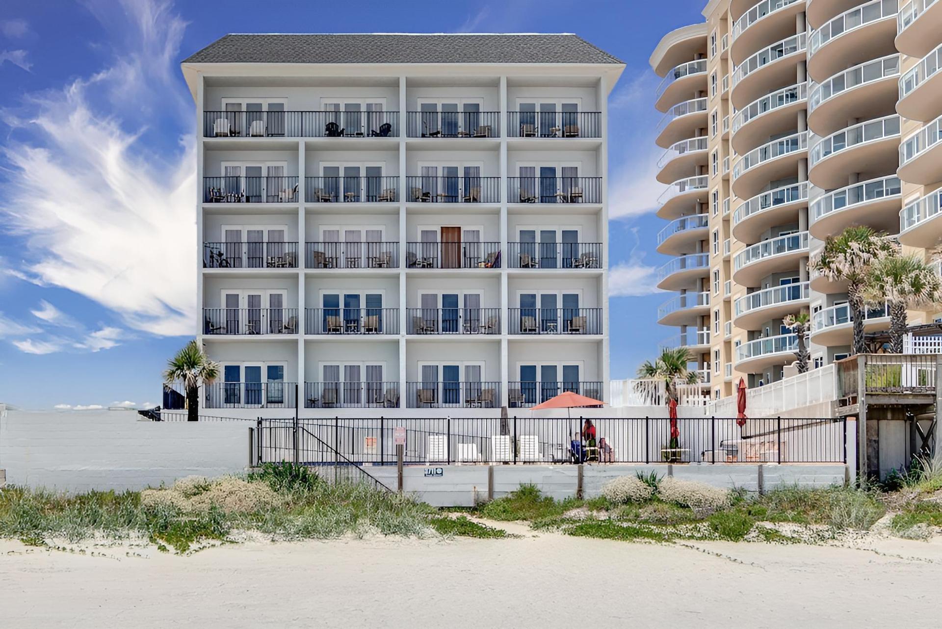 Beach Quarters Daytona photo 2