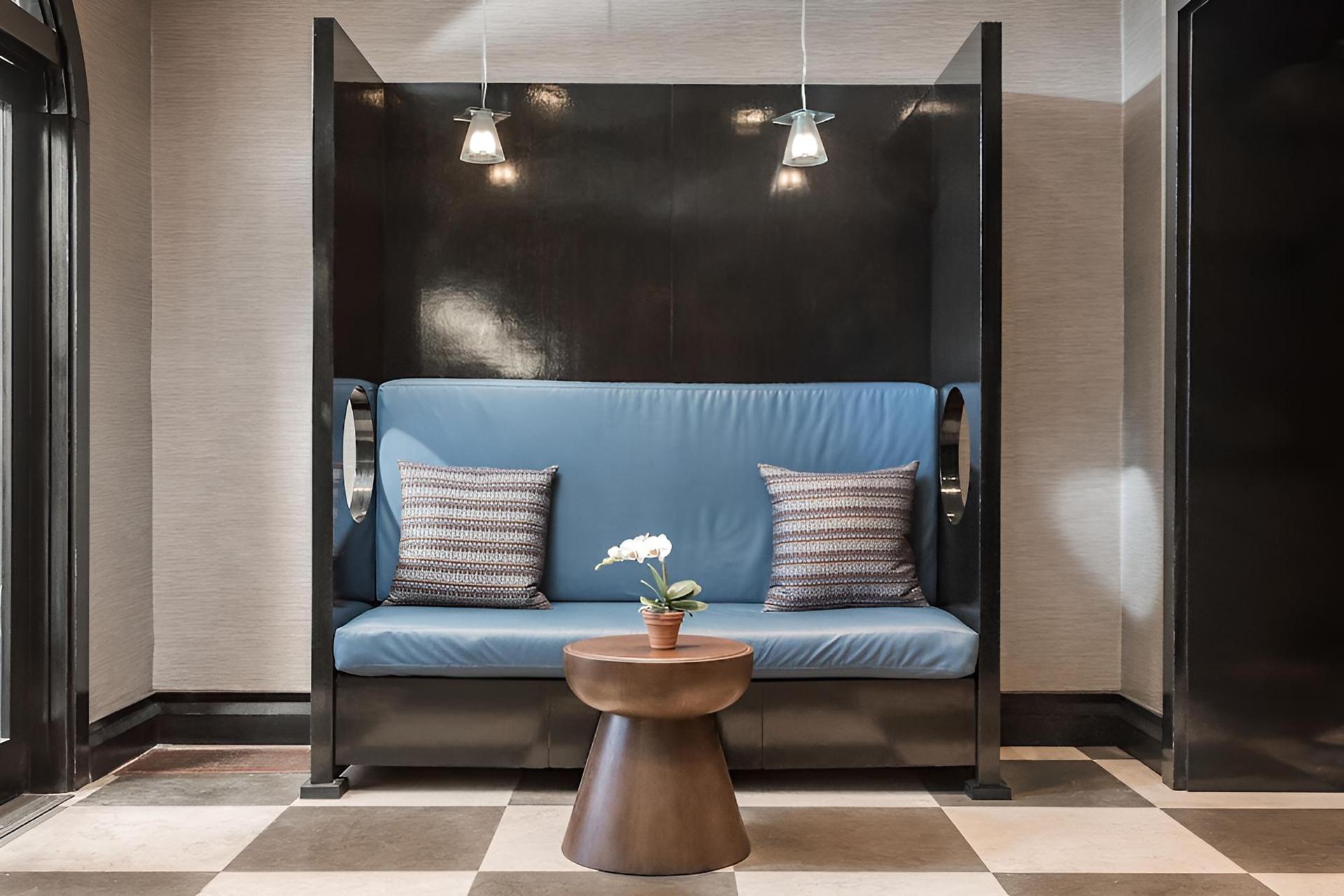 Park West Hotel photo 1