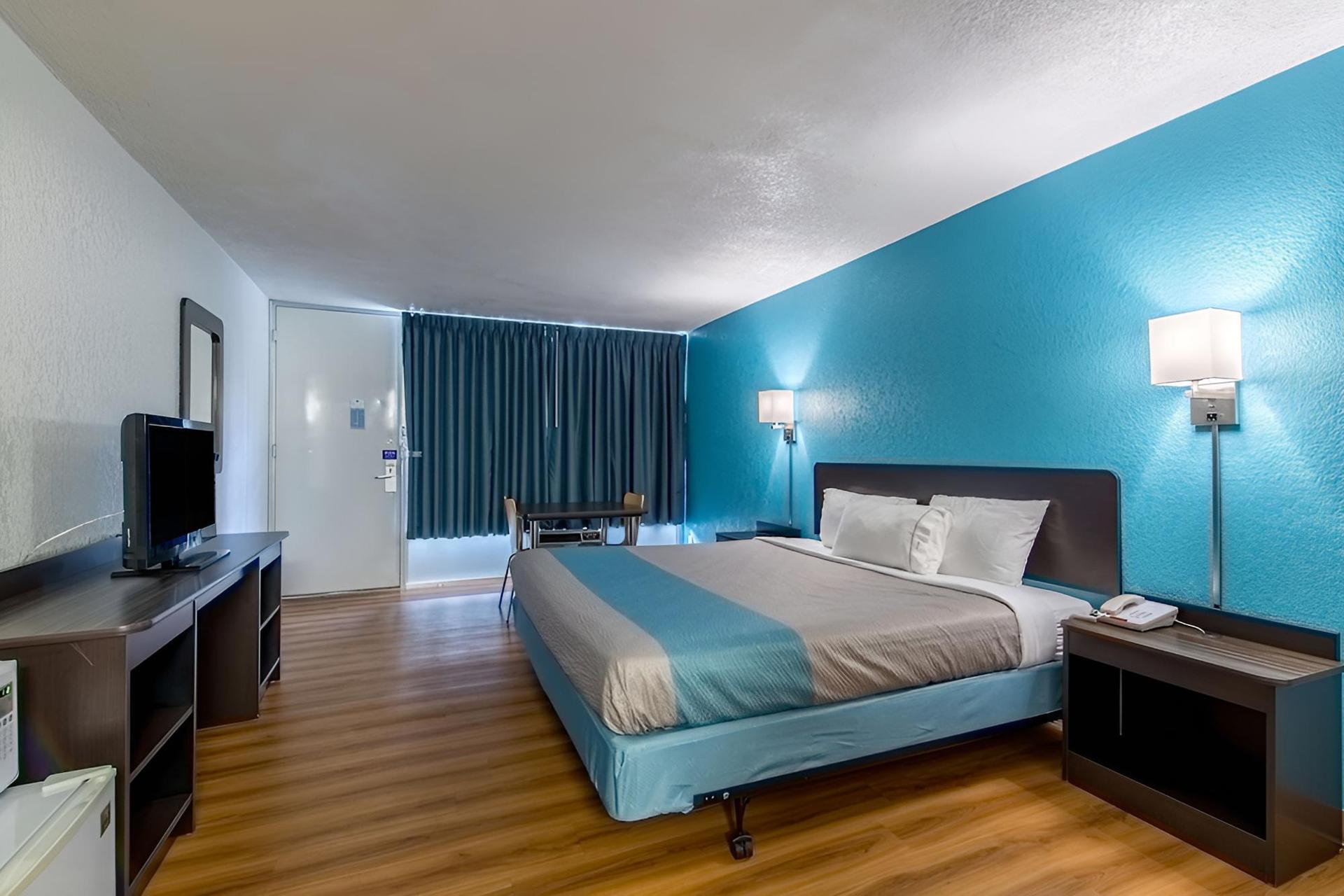 Motel 6 Pekin, IL photo 8
