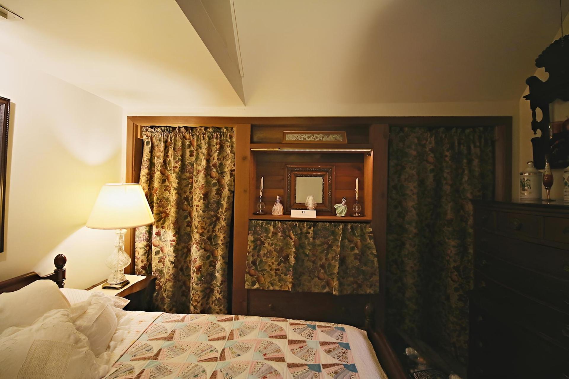 The Ebenezer House Bed & Breakfast photo 40