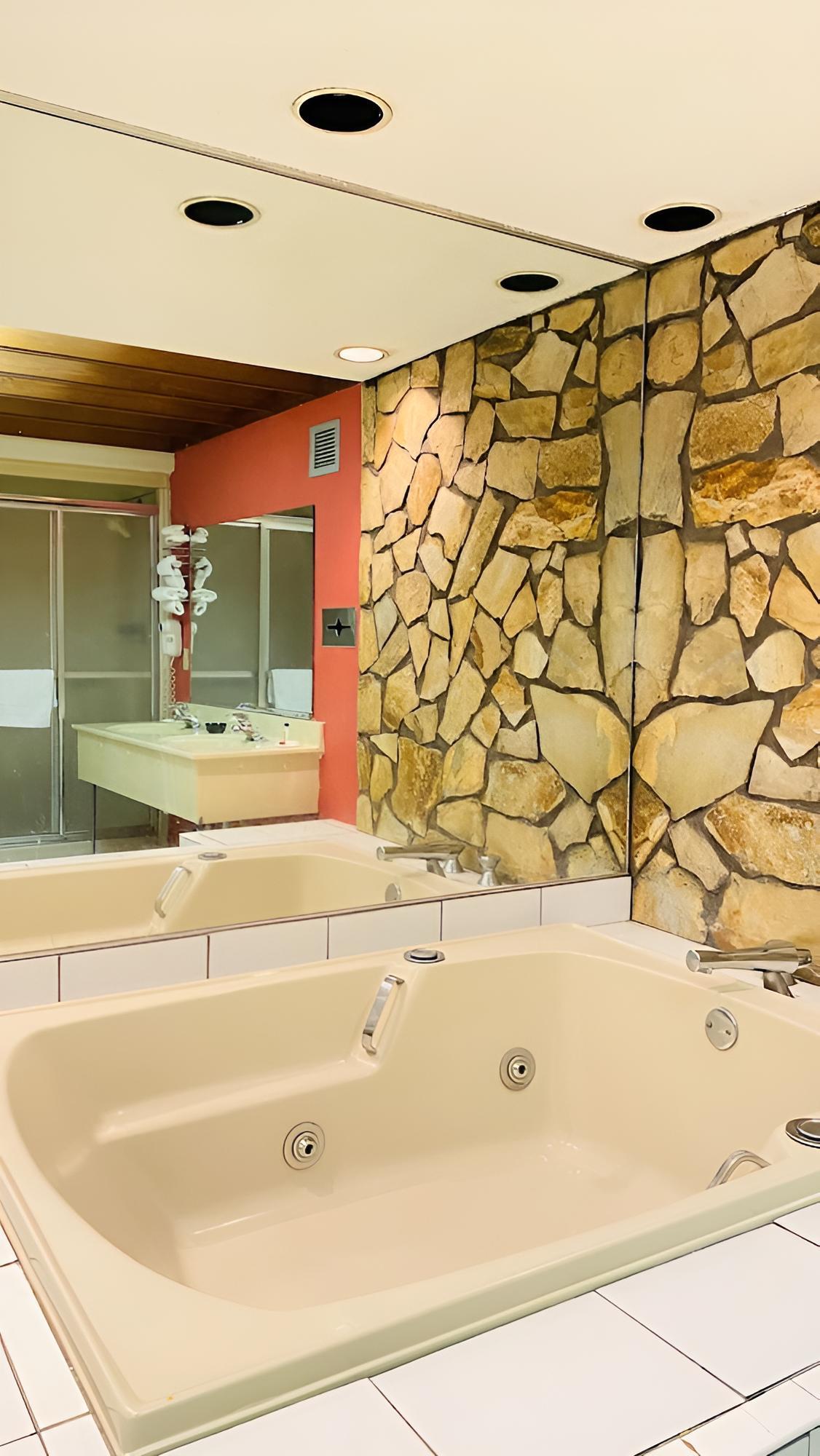 Ramada by Wyndham Walterboro photo 29
