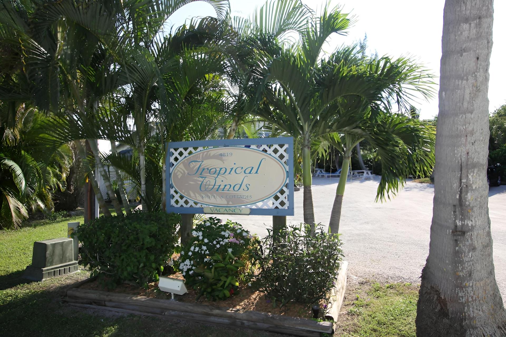 Tropical Winds Motel & Cottages photo 1