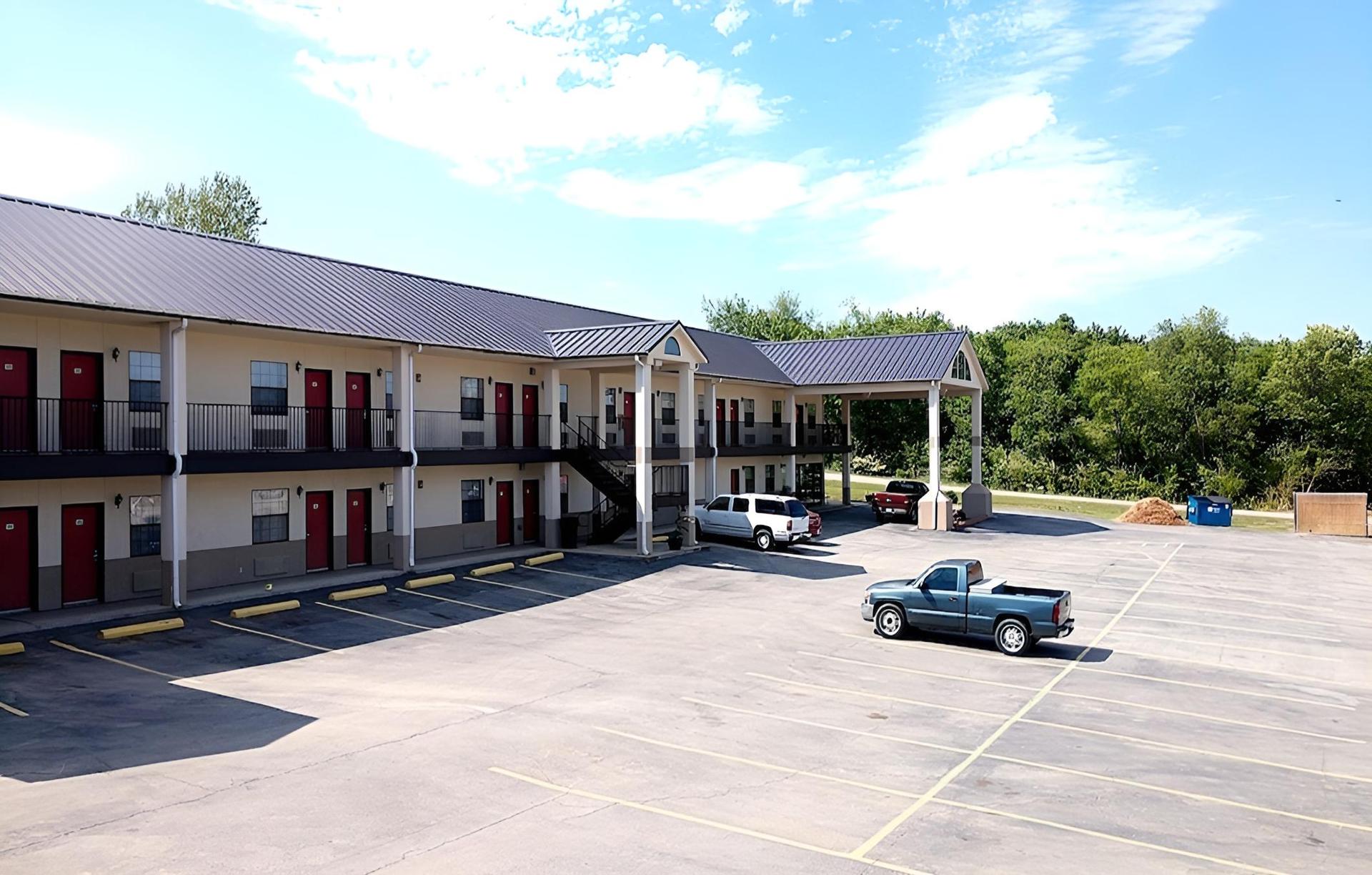 Super 8 by Wyndham Kiowa photo 9