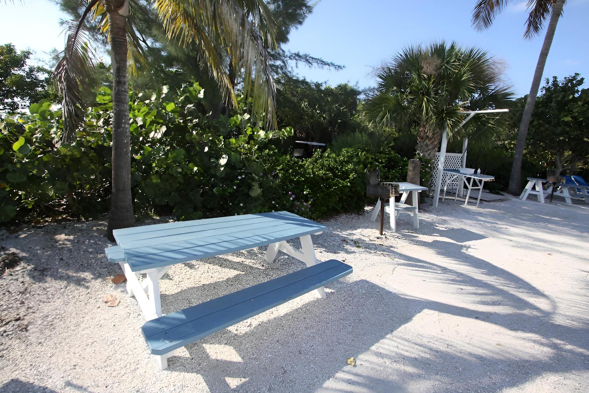 Tropical Winds Motel & Cottages photo 49