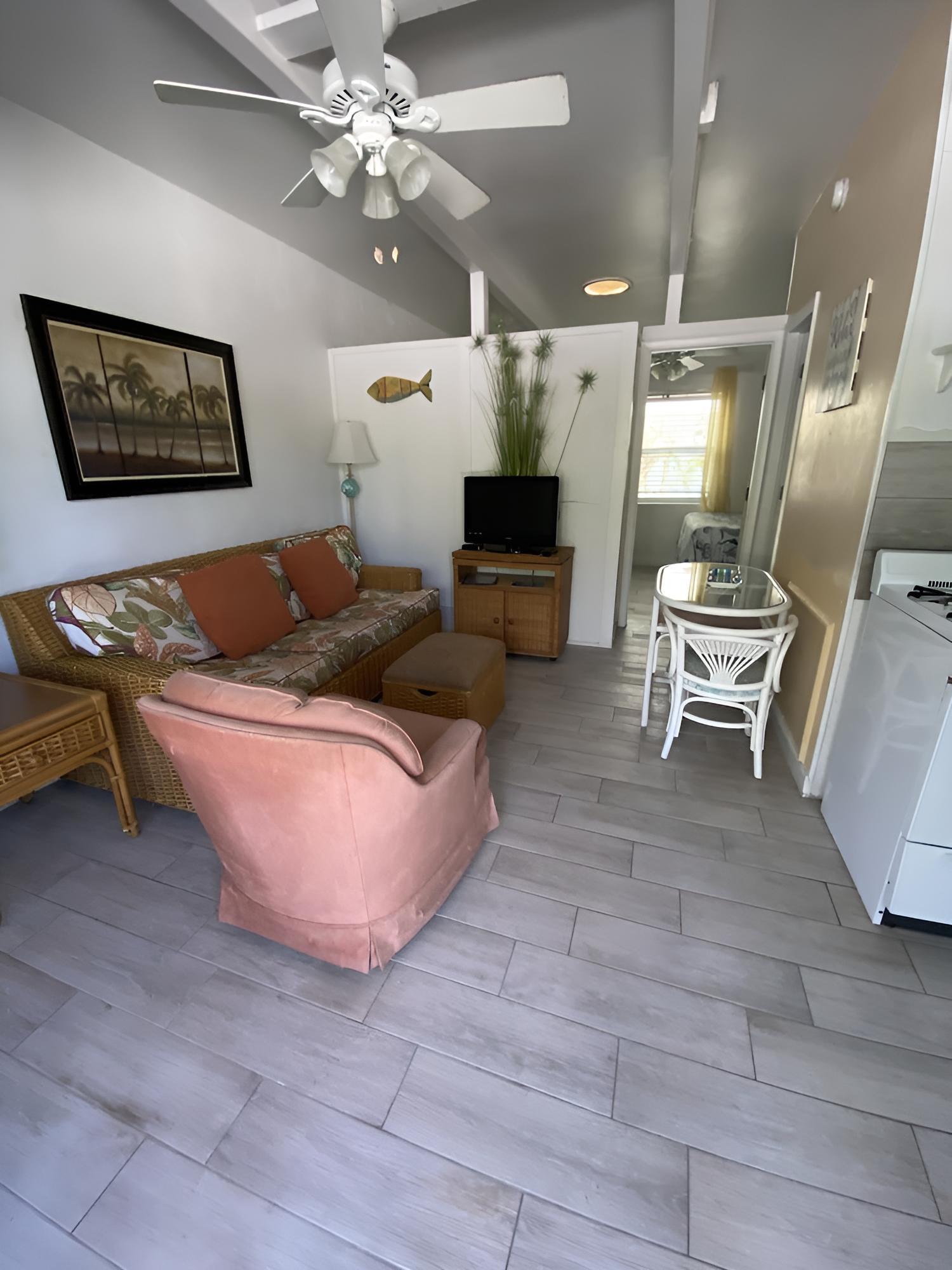 Tropical Winds Motel & Cottages photo 51