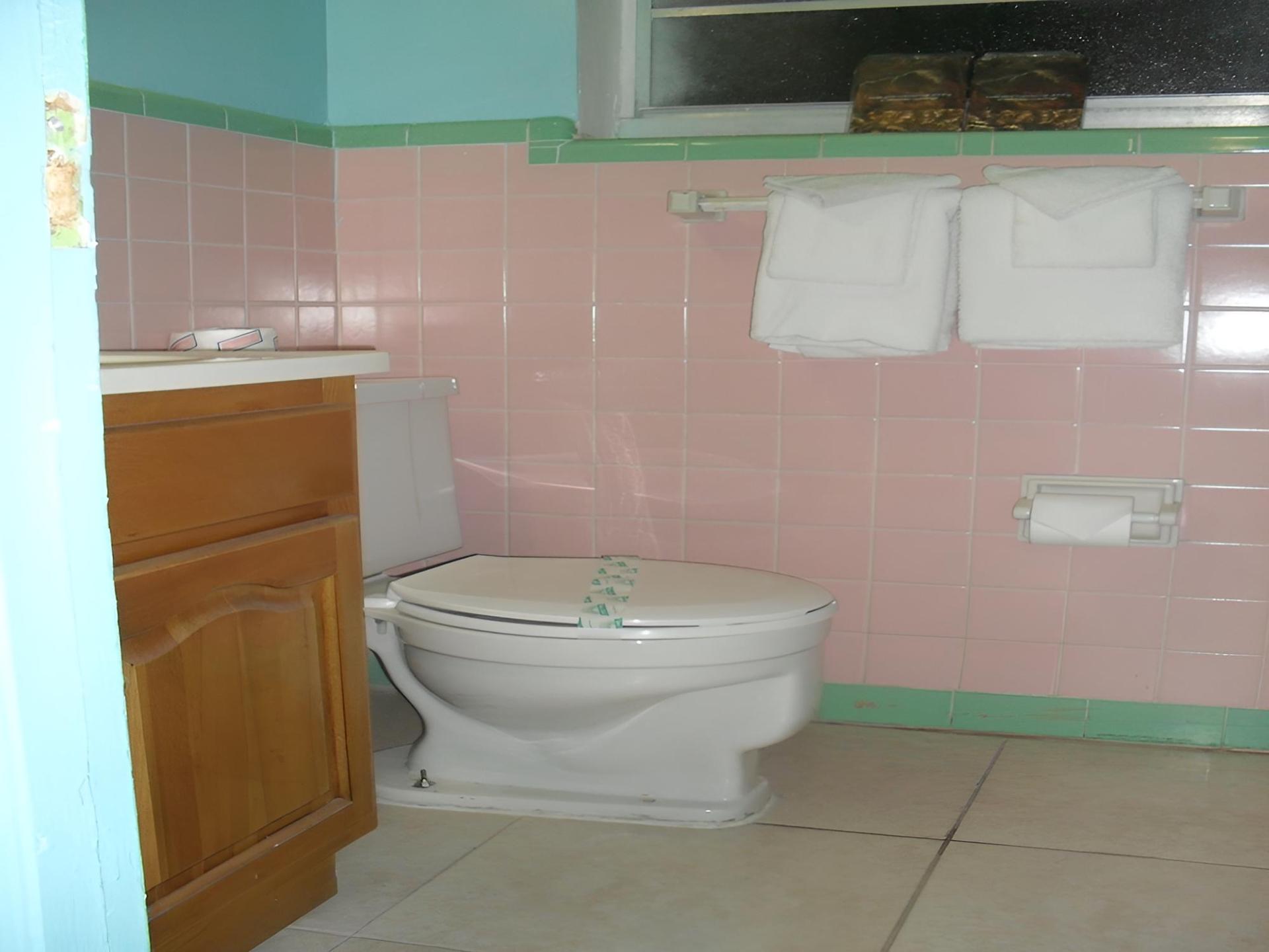 Shore Winds Motel photo 6