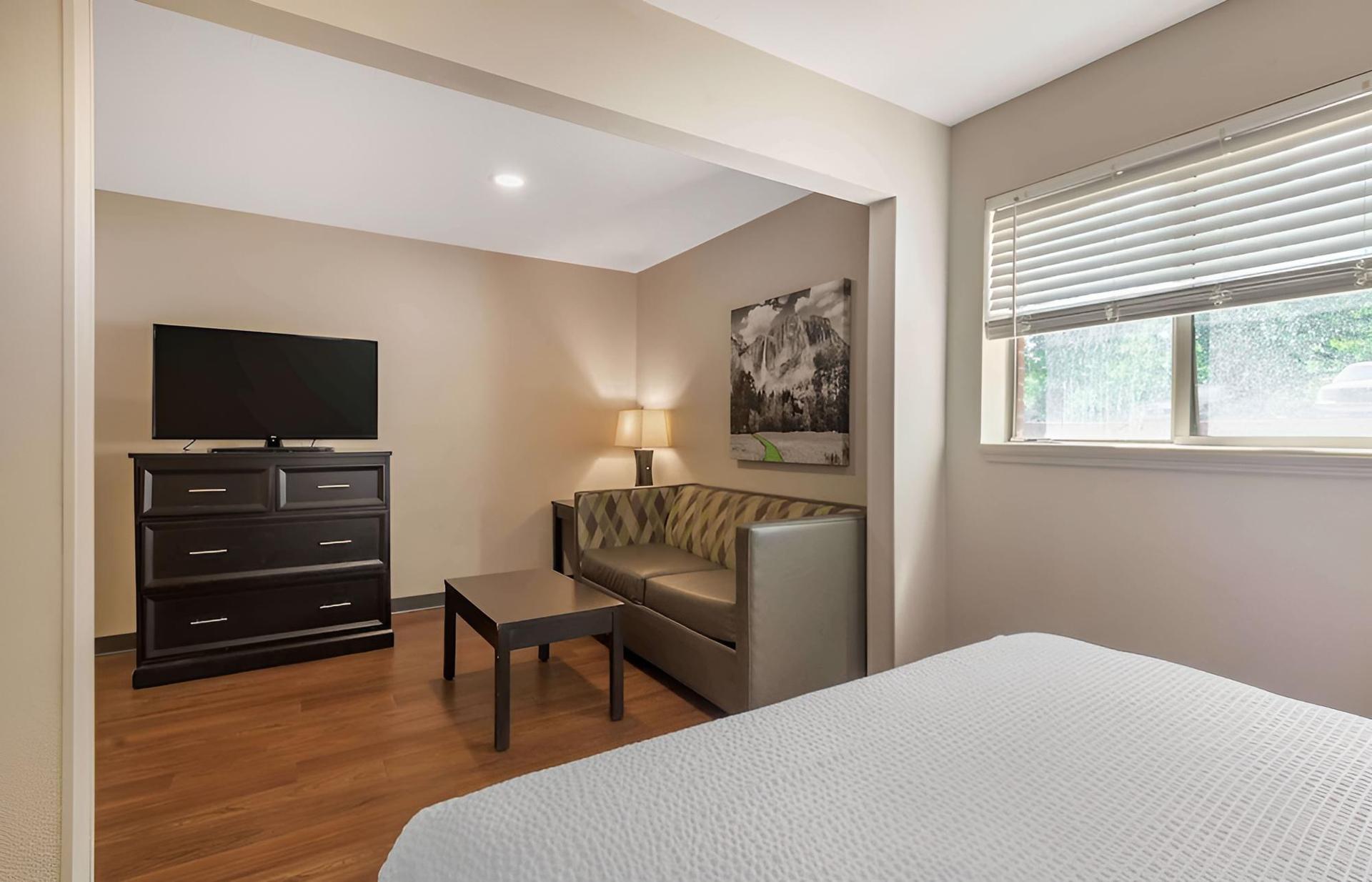 Extended Stay America Select Suites Charlotte University E photo 18