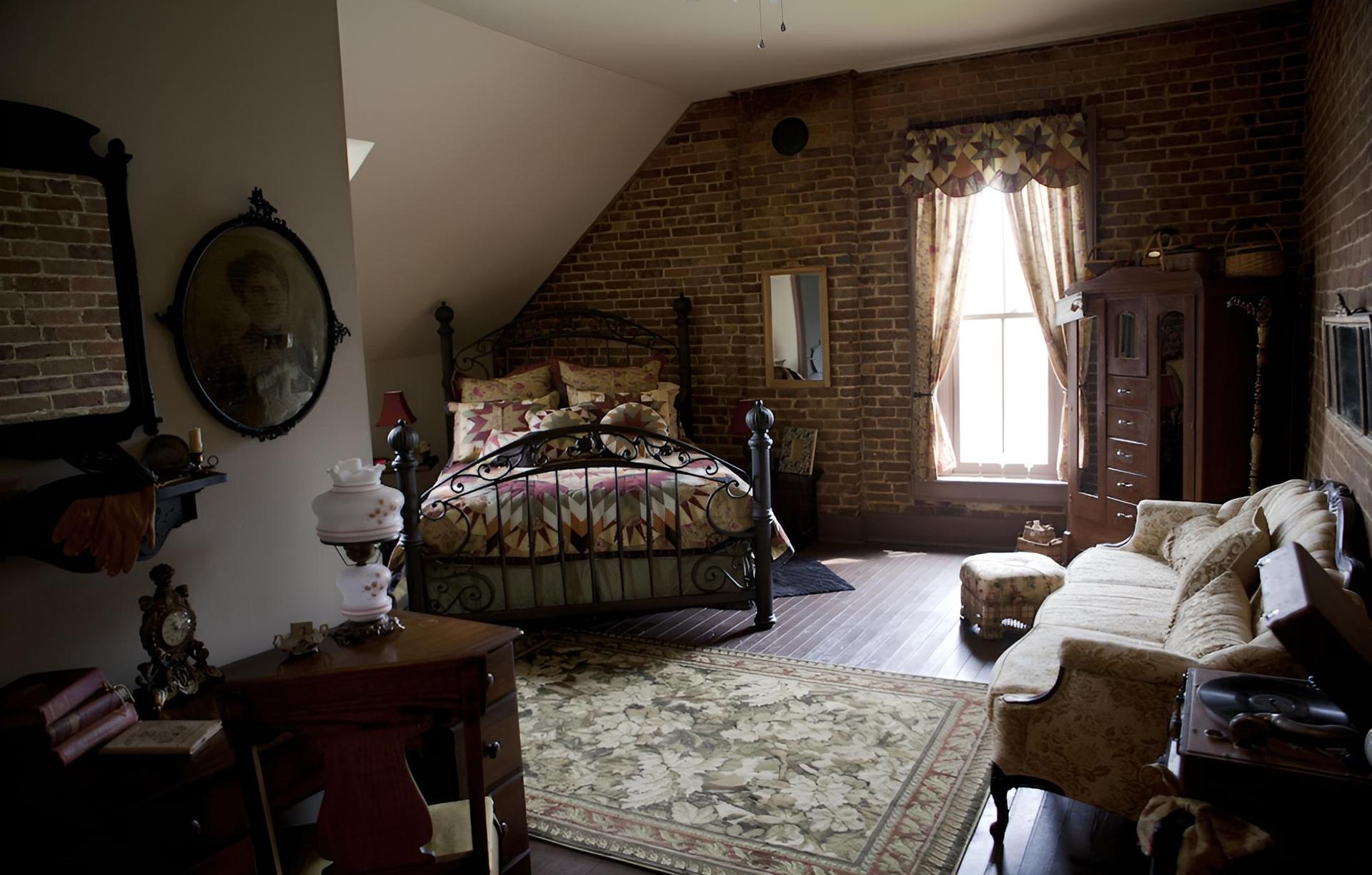 Main Street Bed & Breakfast Established in 1810 photo 42