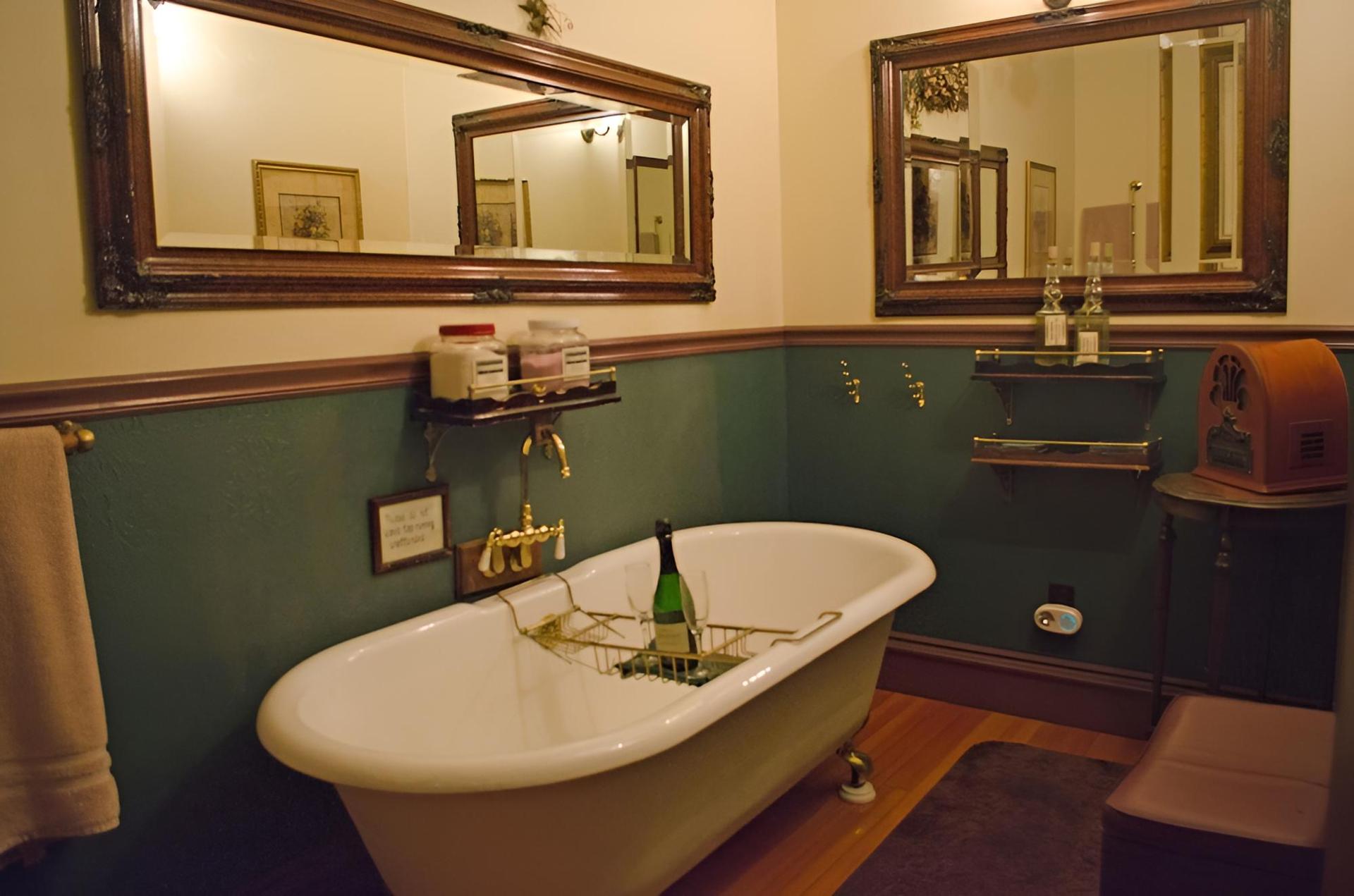 Historic National Hotel photo 21