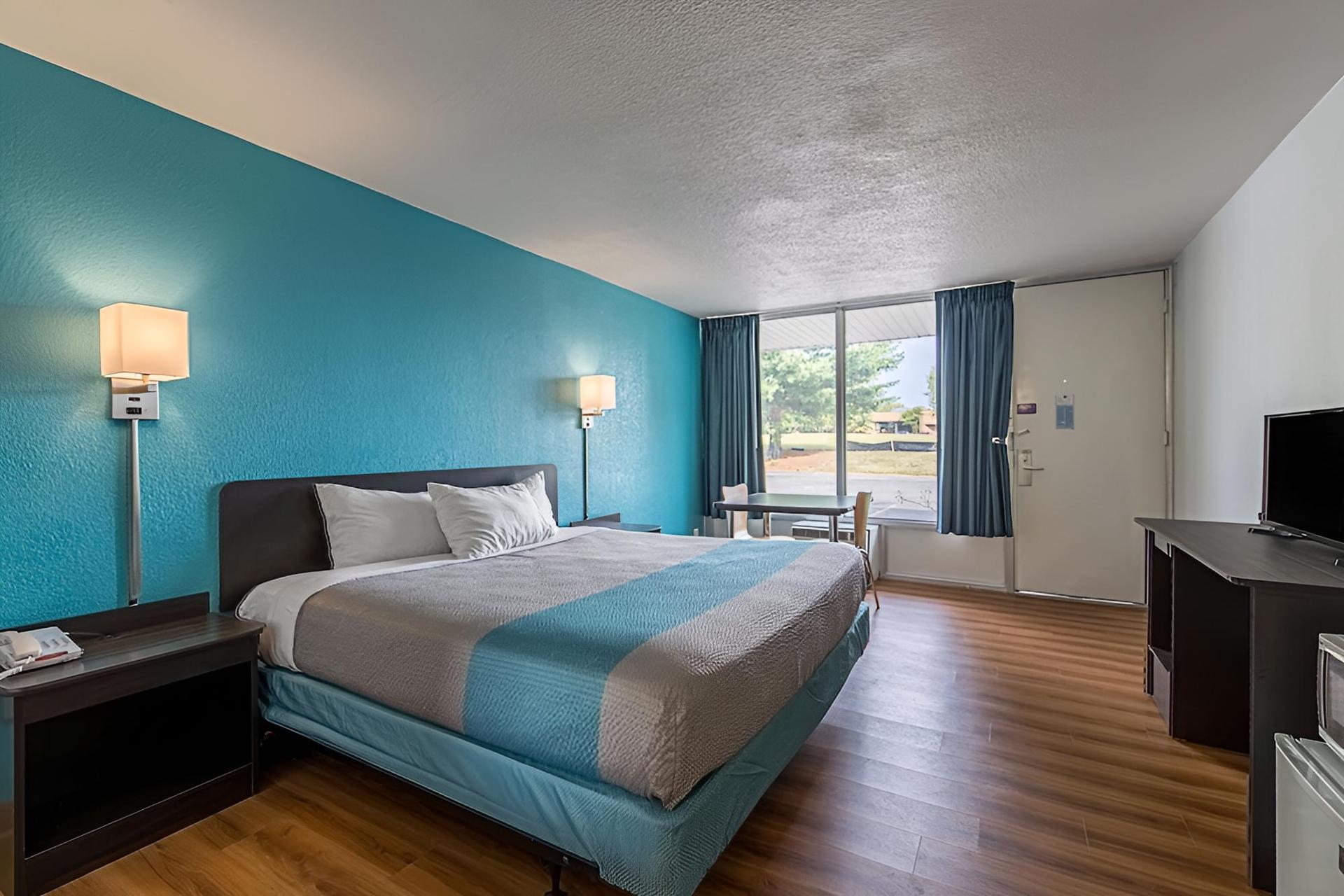 Motel 6 Pekin, IL photo 18