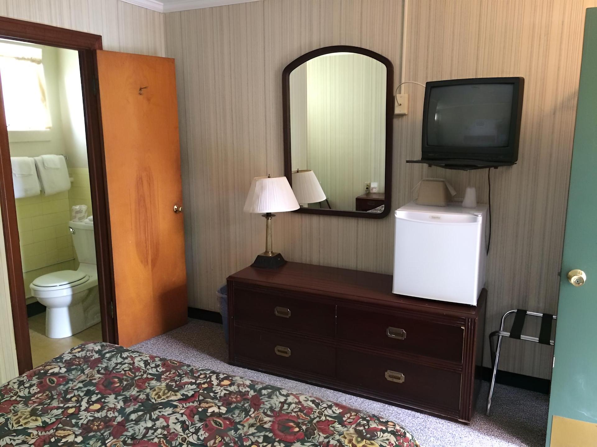 Maples Motel photo 3
