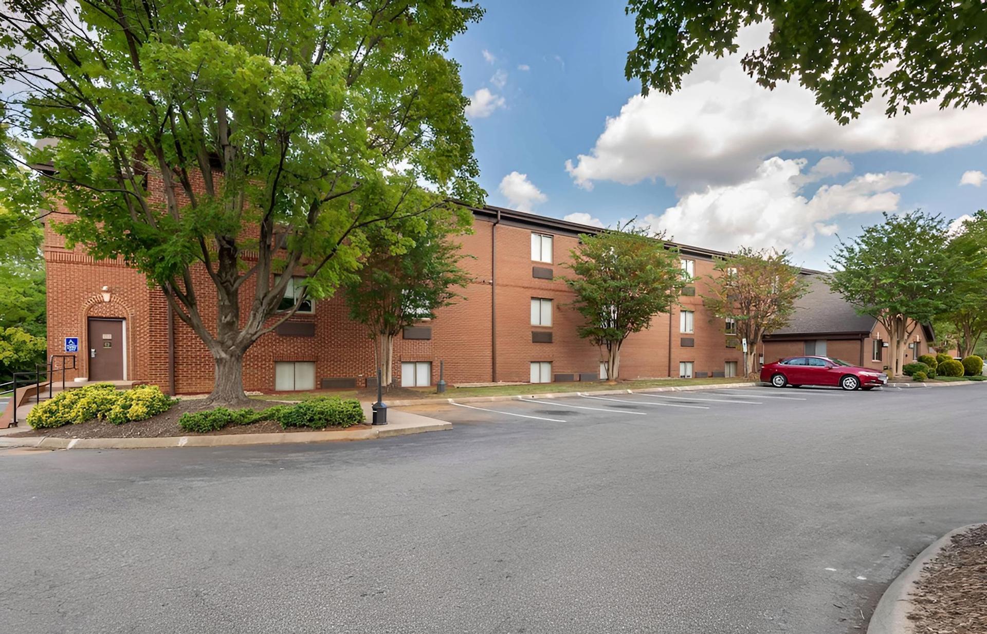 Extended Stay America Select Suites Charlotte University E photo 6