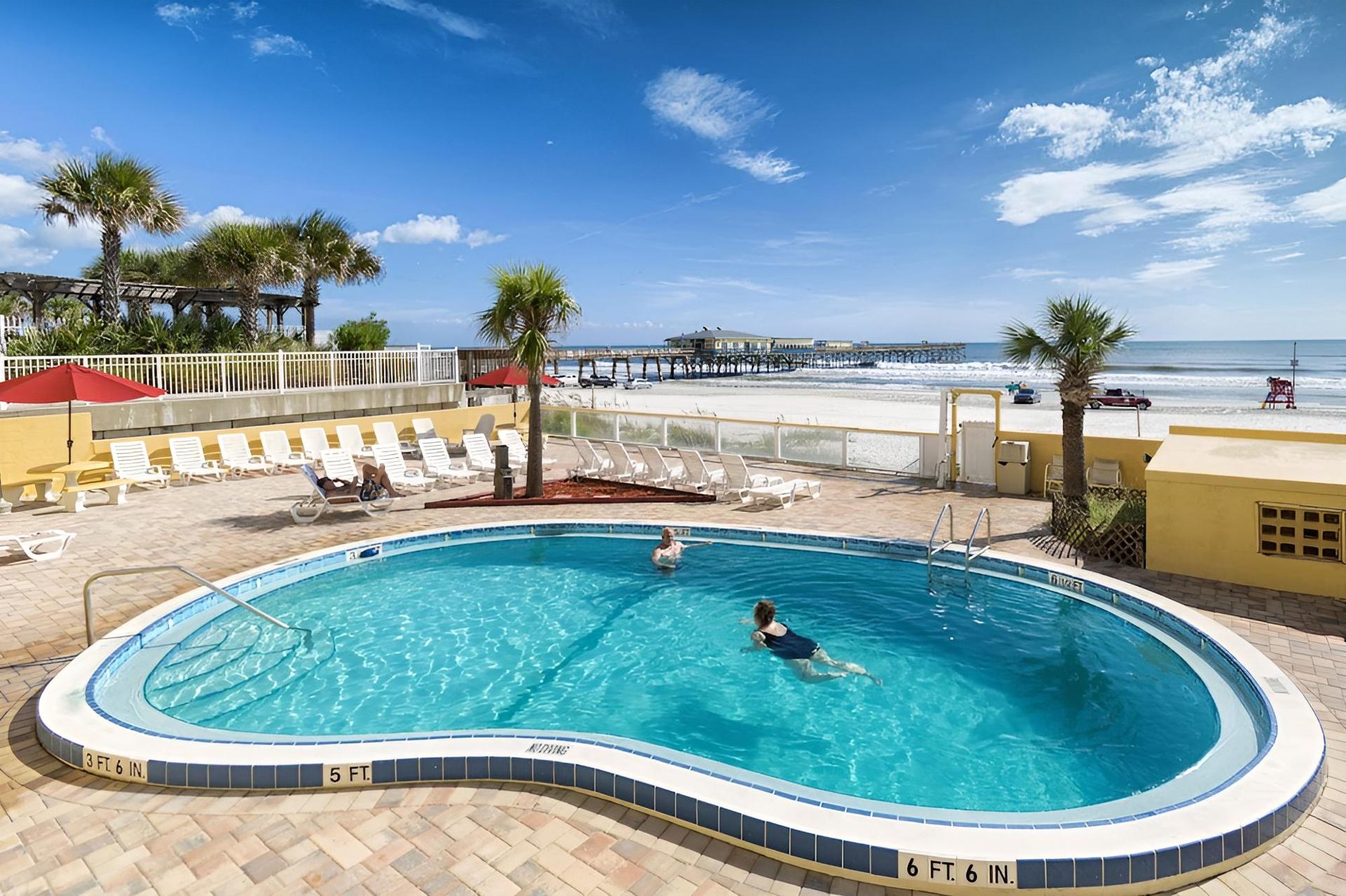 Beach Quarters Daytona photo 44