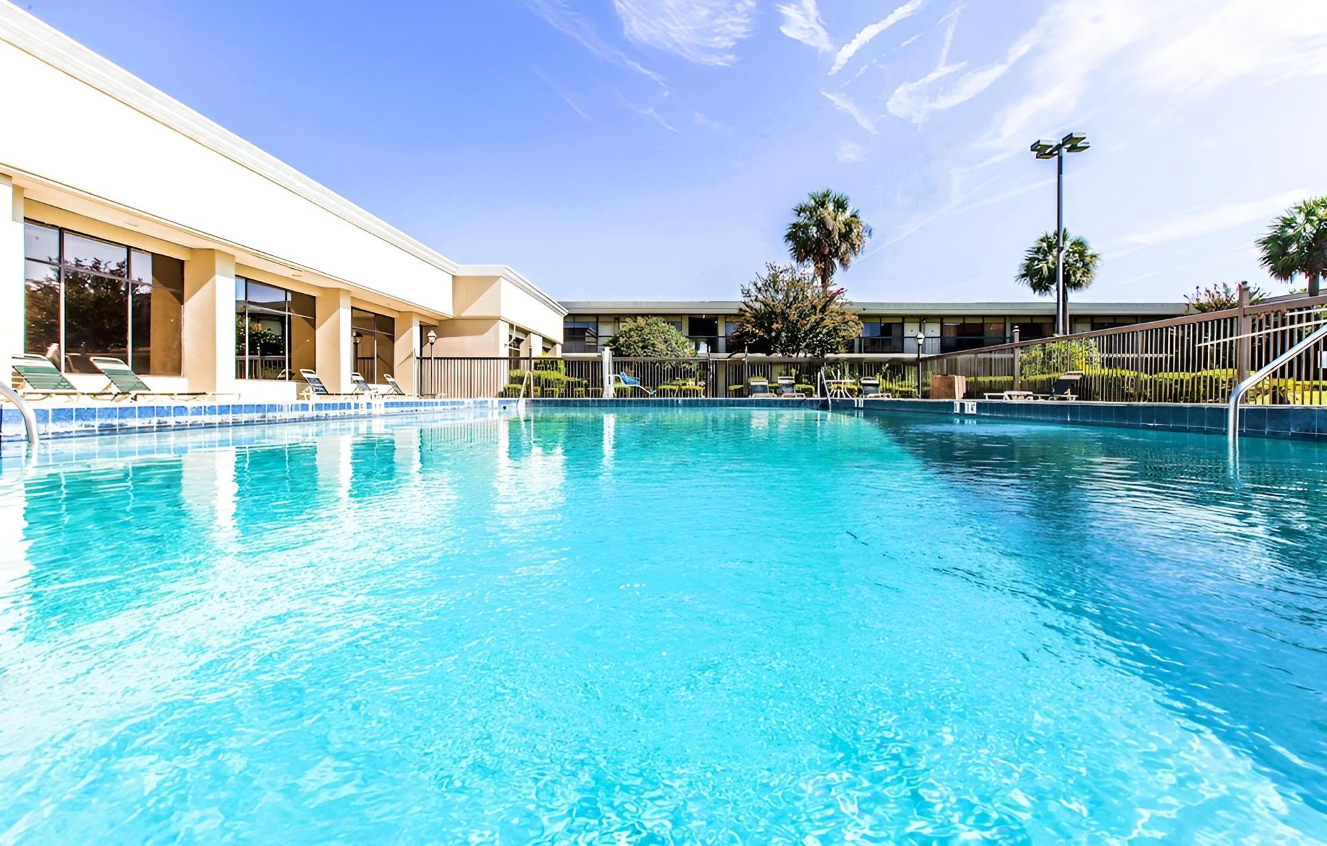 Quality Inn & Suites photo 6