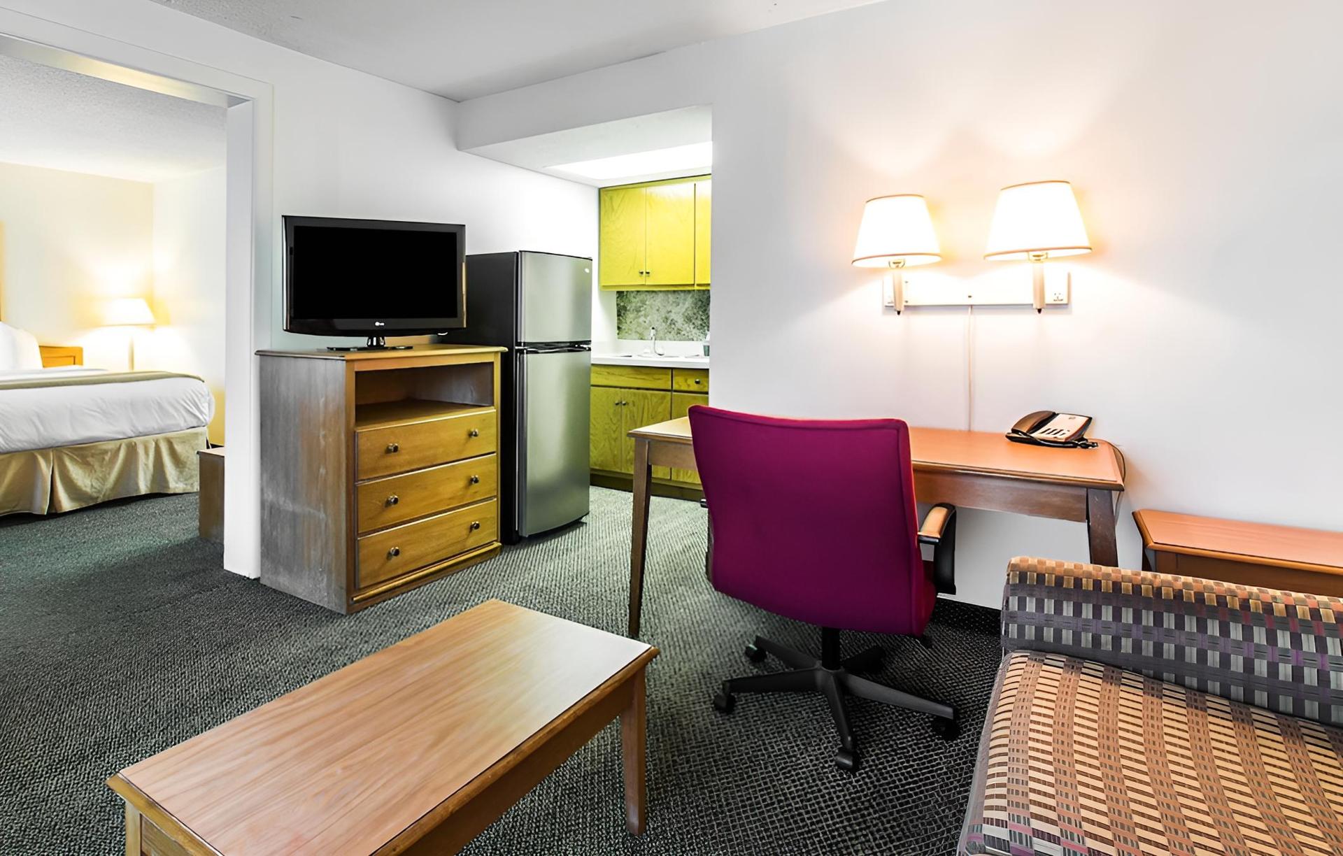 Quality Inn & Suites photo 12