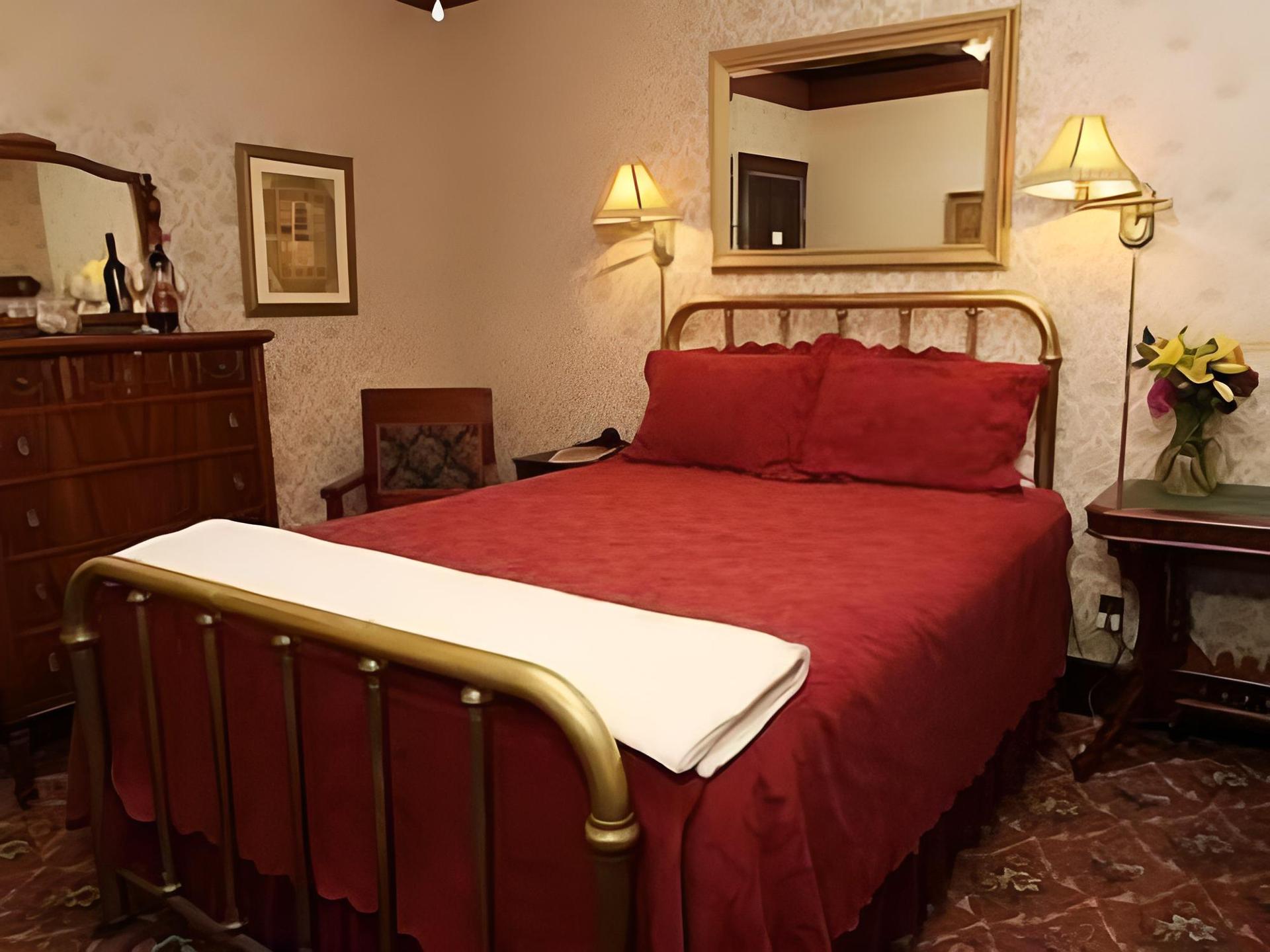 Historic National Hotel photo 25