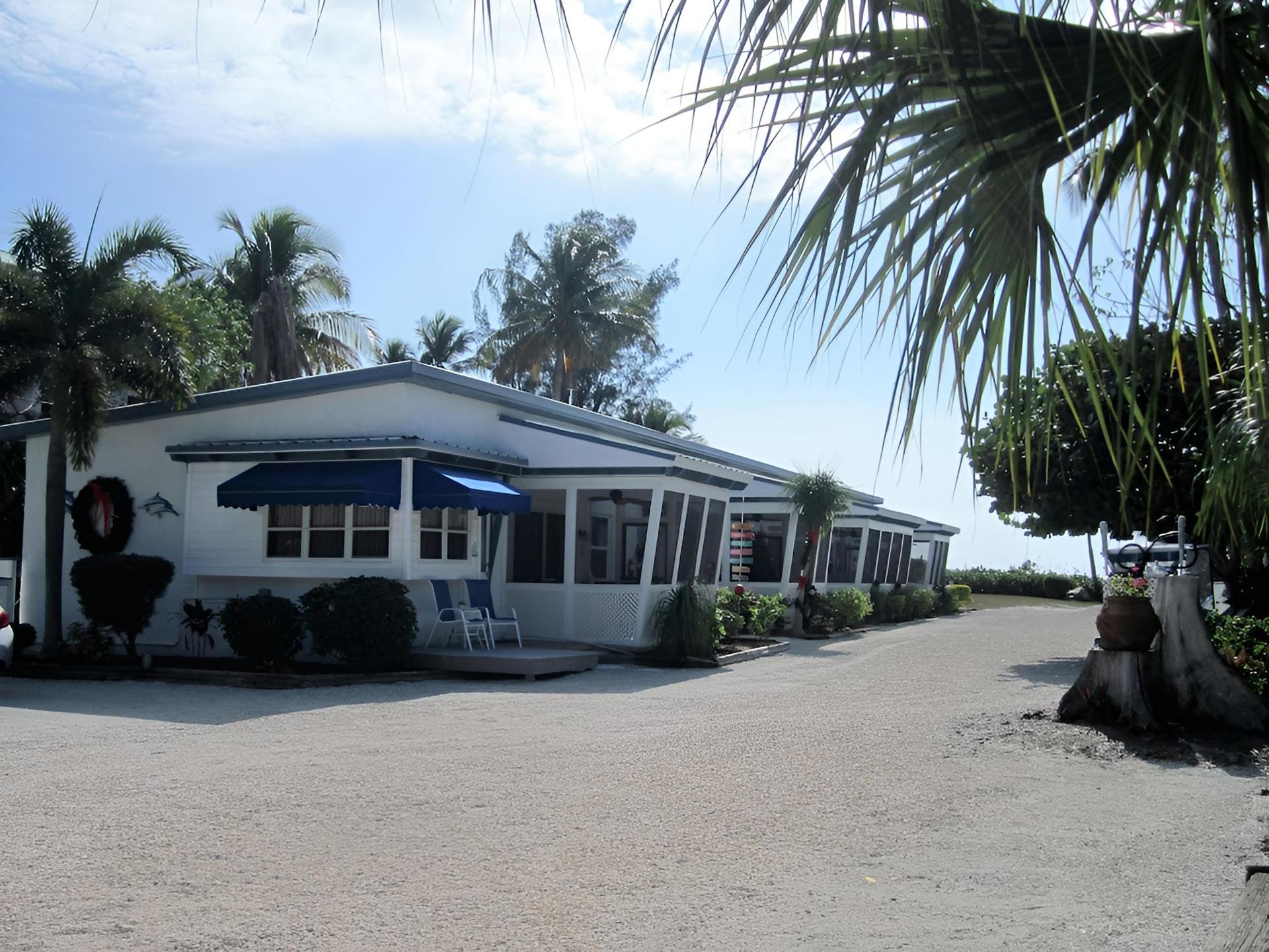 Tropical Winds Motel & Cottages photo 19