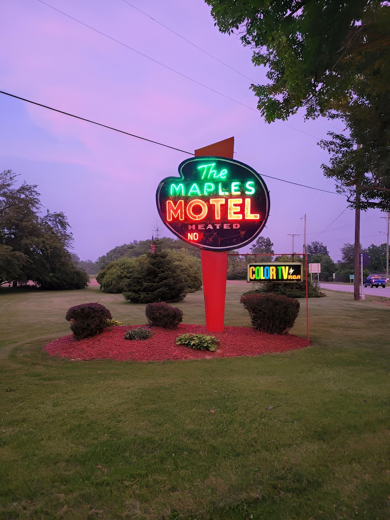 Maples Motel photo 5