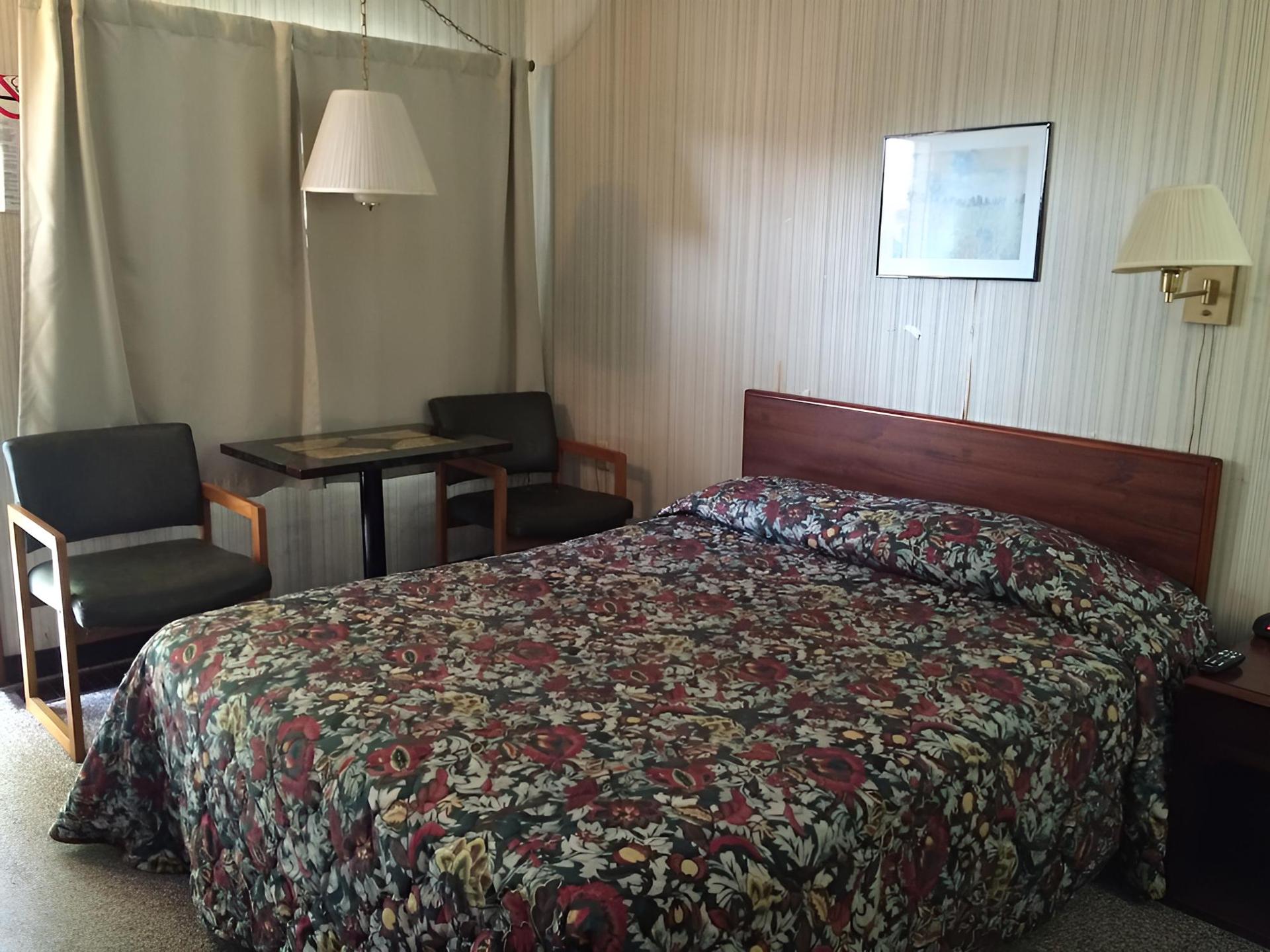 Maples Motel photo 9
