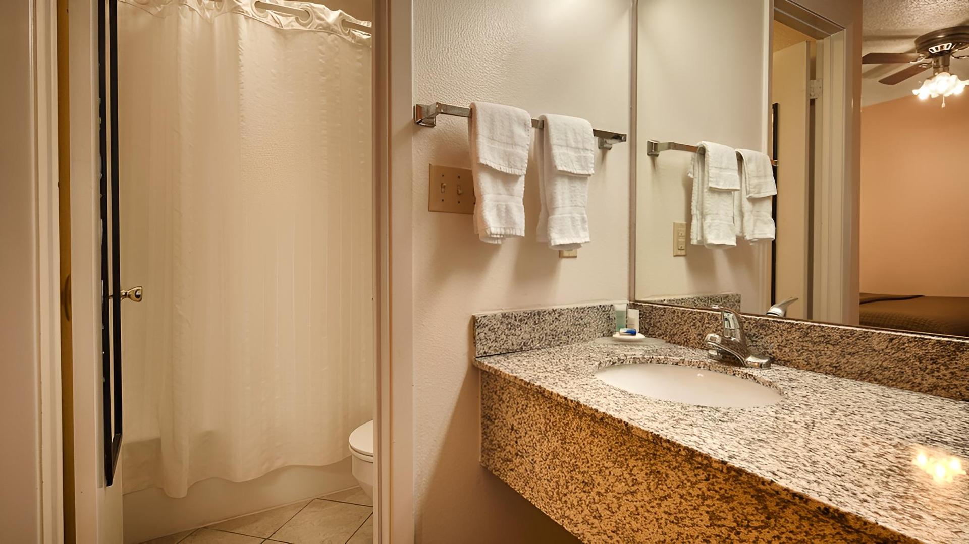 Best Western Llano photo 1