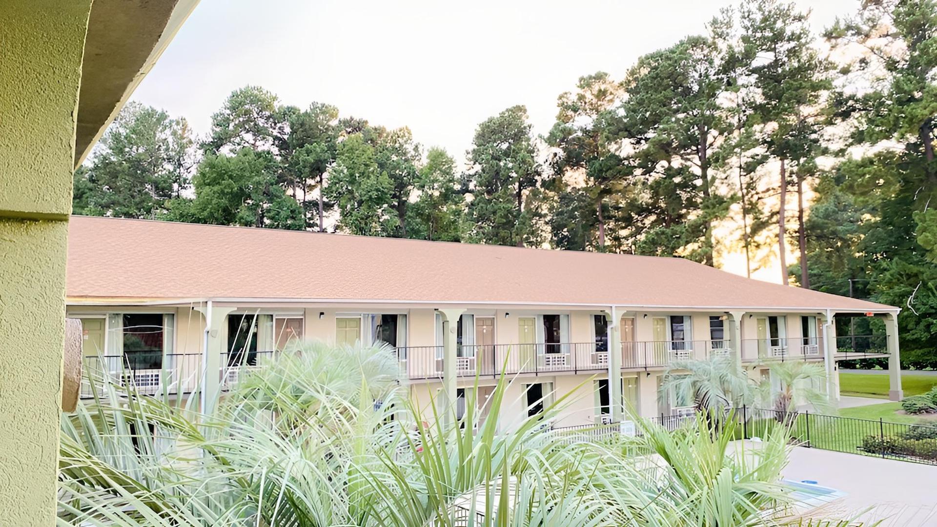 Ramada by Wyndham Walterboro photo 52