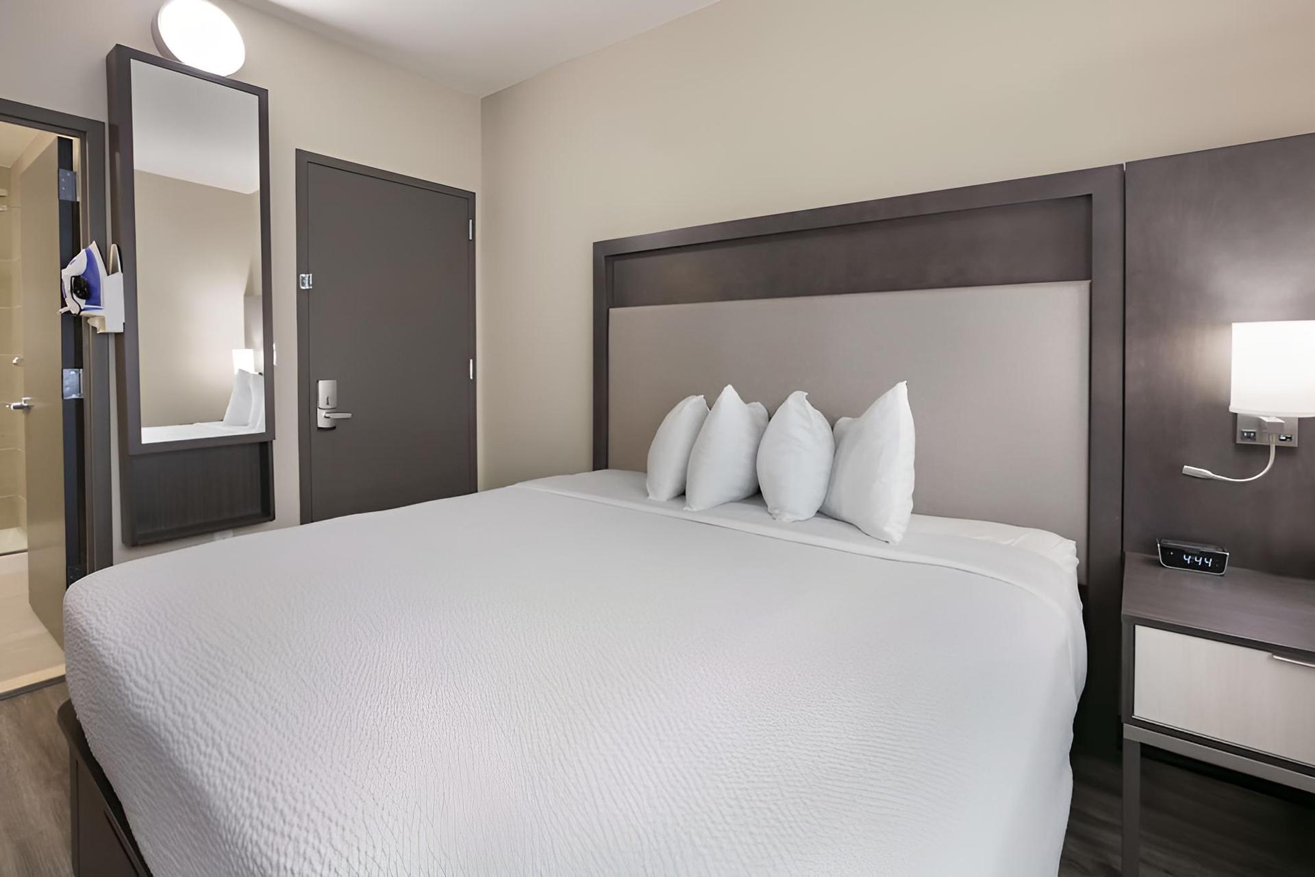Best Western Plus Executive Residency Bronx photo 44