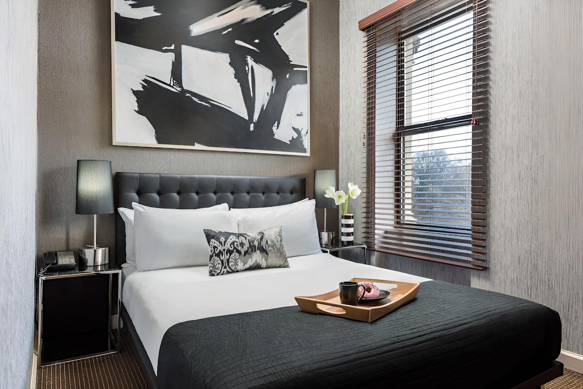 Park West Hotel photo 4
