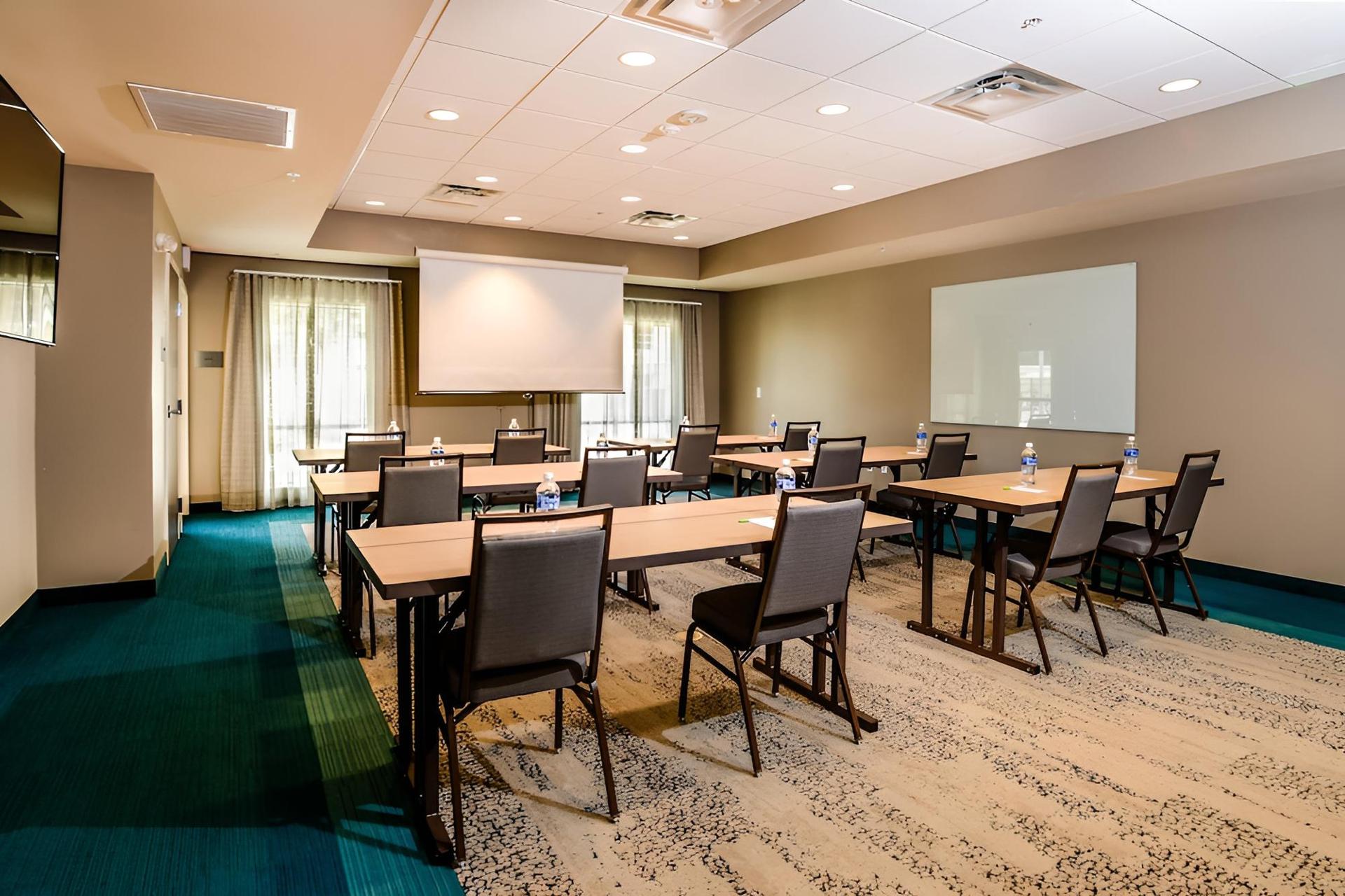 Courtyard by Marriott Lake Charles photo 18