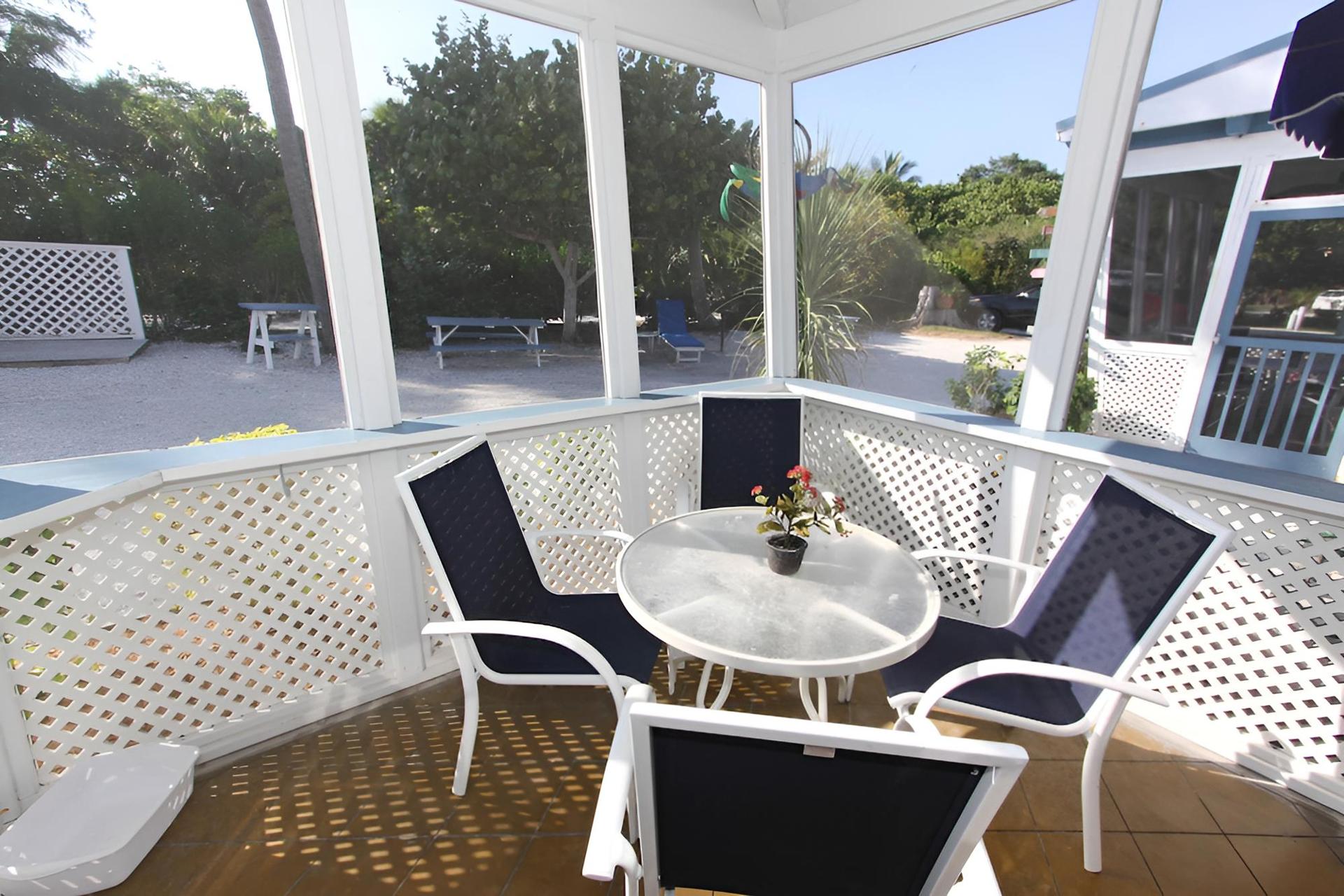 Tropical Winds Motel & Cottages photo 4
