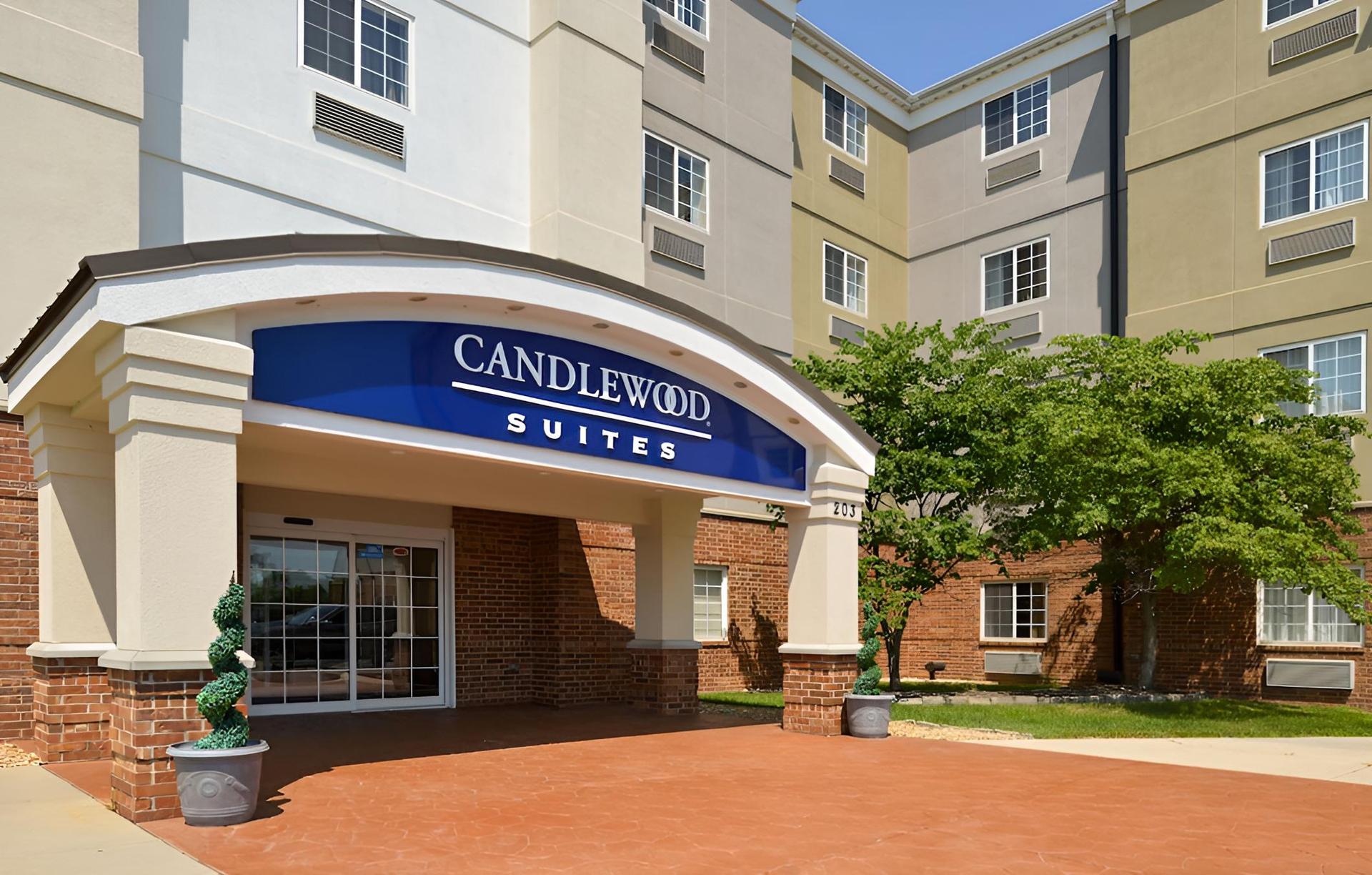 Candlewood Suites Bloomington, an IHG Hotel photo 3