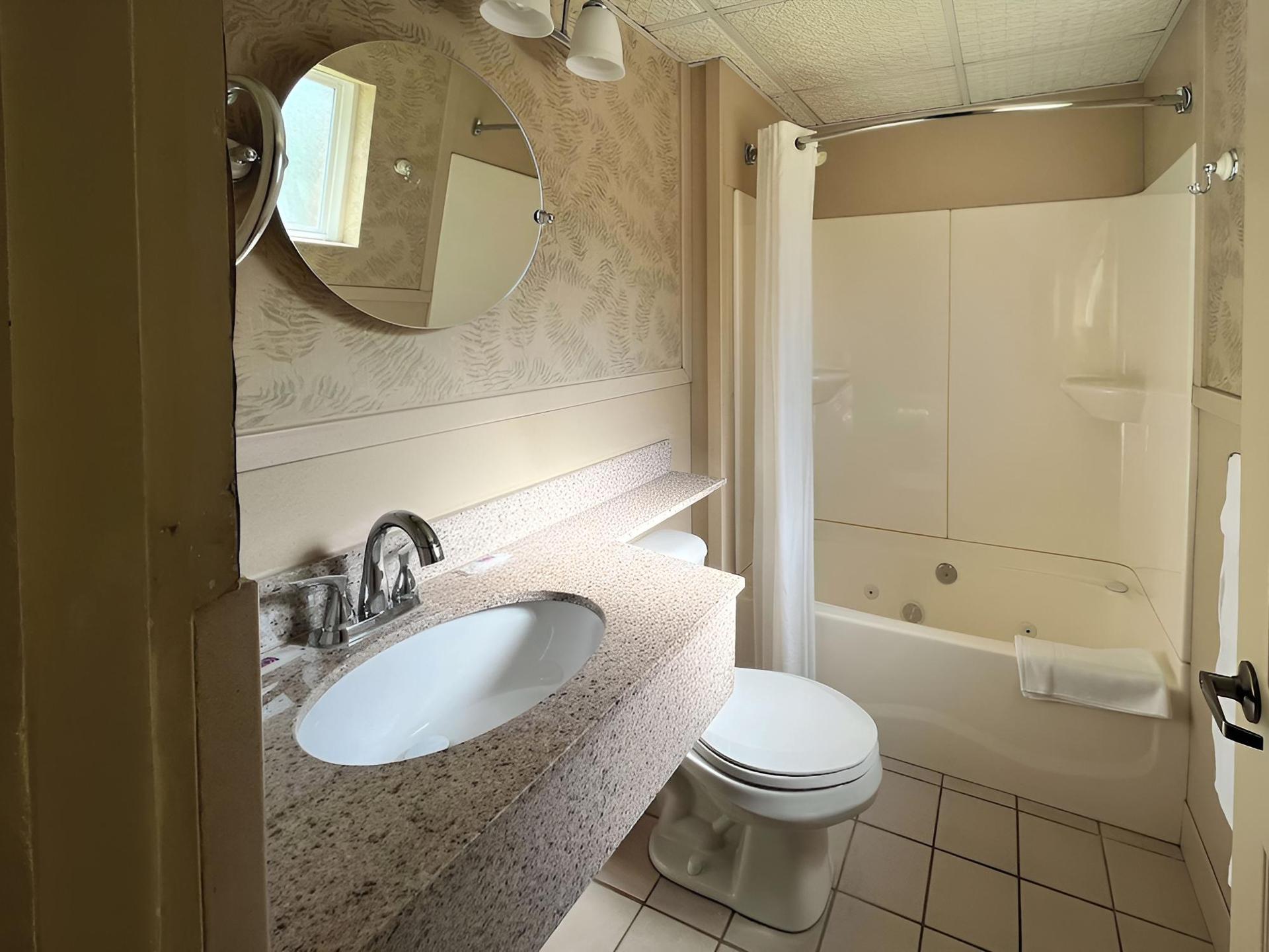 Motel 6 Fairmont, WV - Downtown photo 10