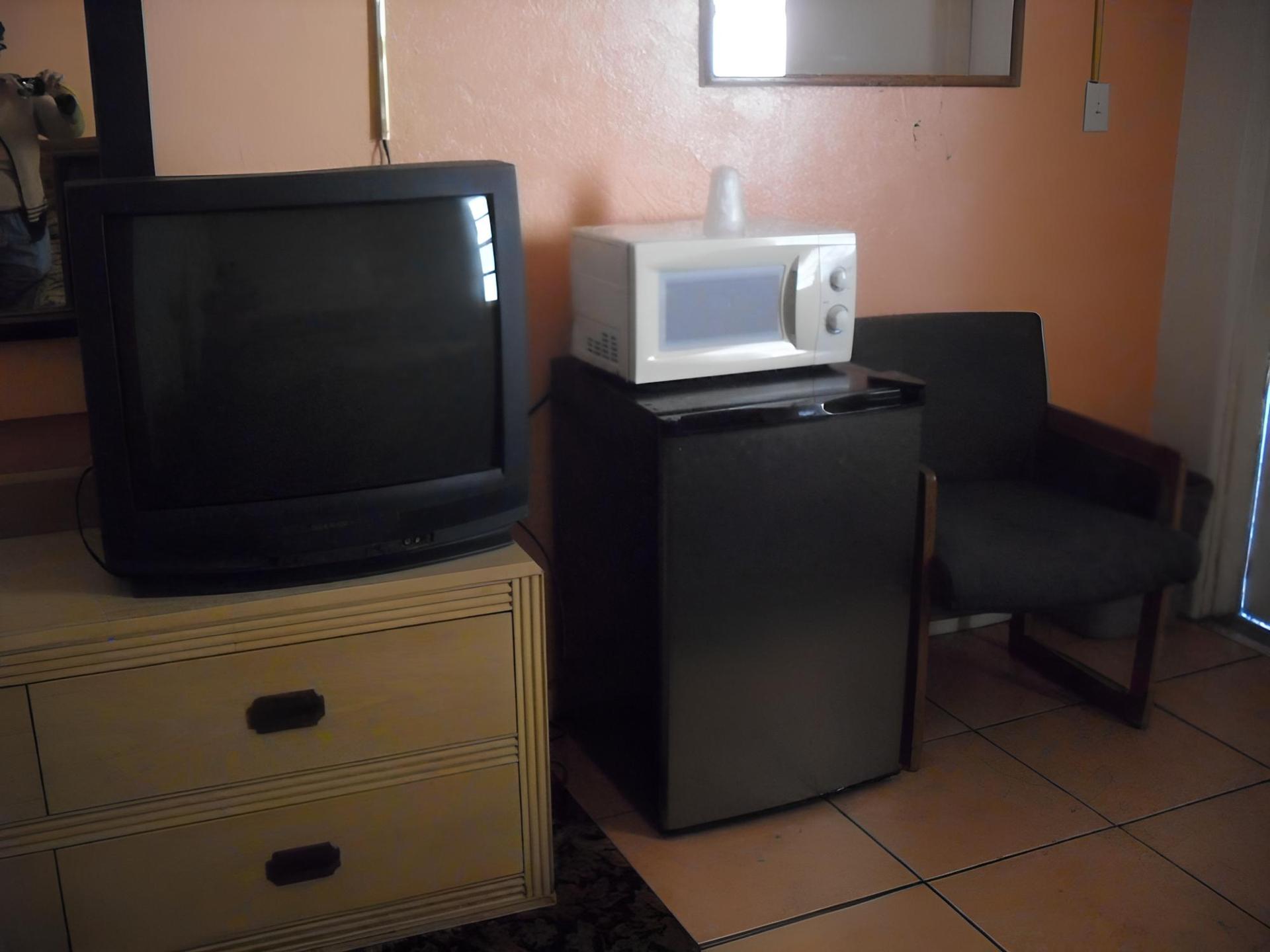 Shore Winds Motel photo 20