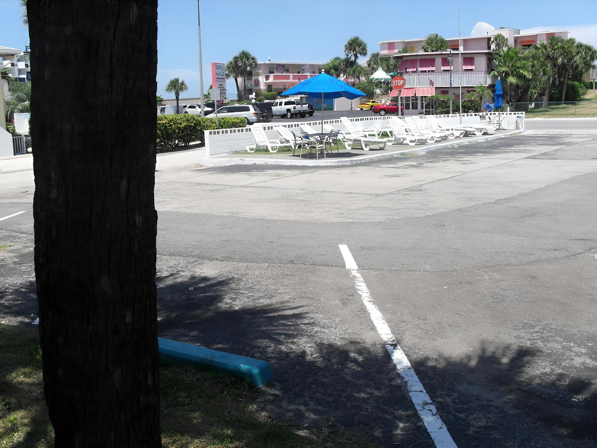 Shore Winds Motel photo 11
