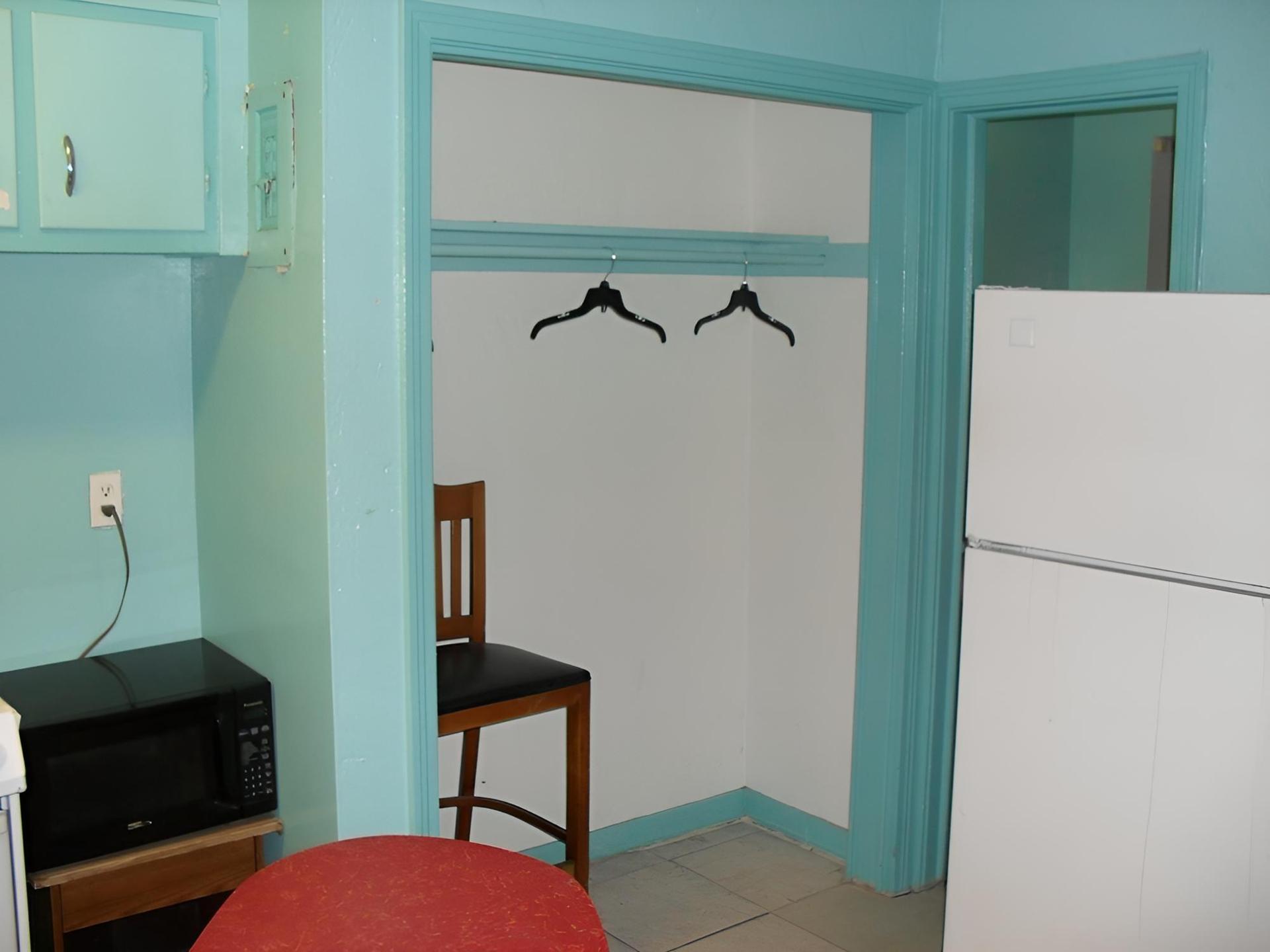 Shore Winds Motel photo 42
