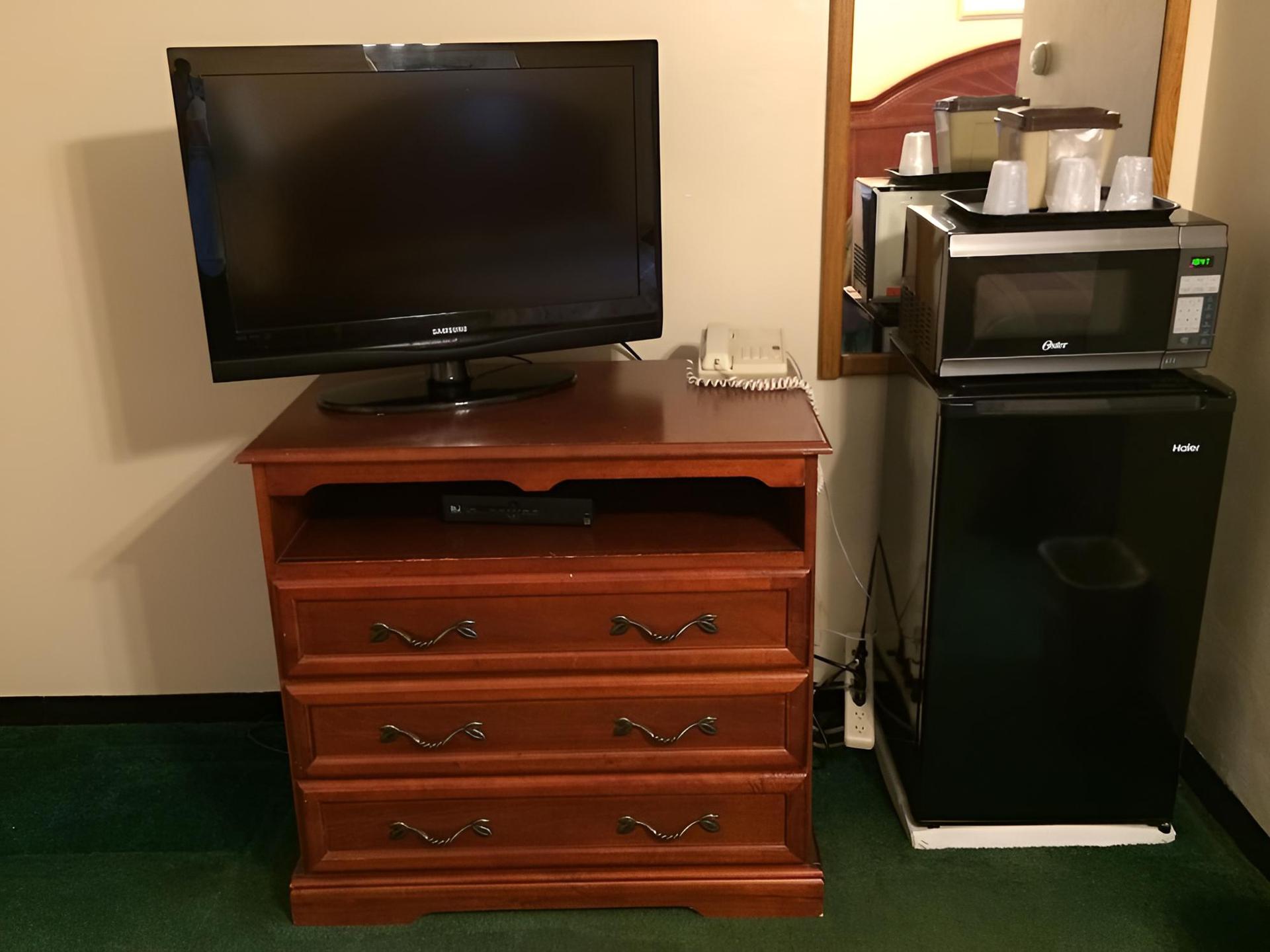 Howard's Motel photo 6