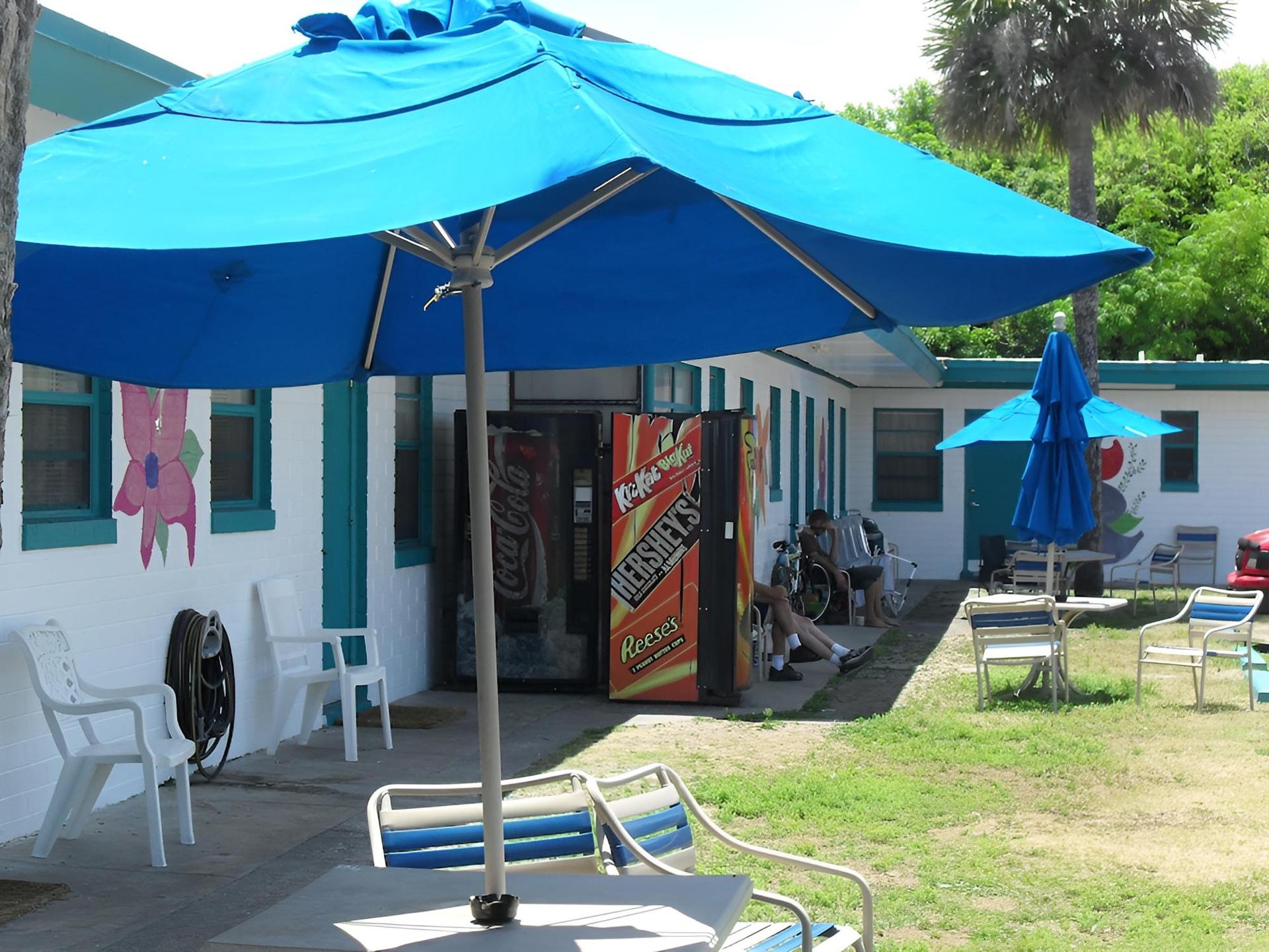 Shore Winds Motel photo 44