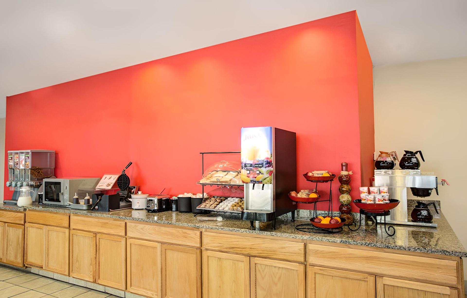 Ramada by Wyndham Walterboro photo 32