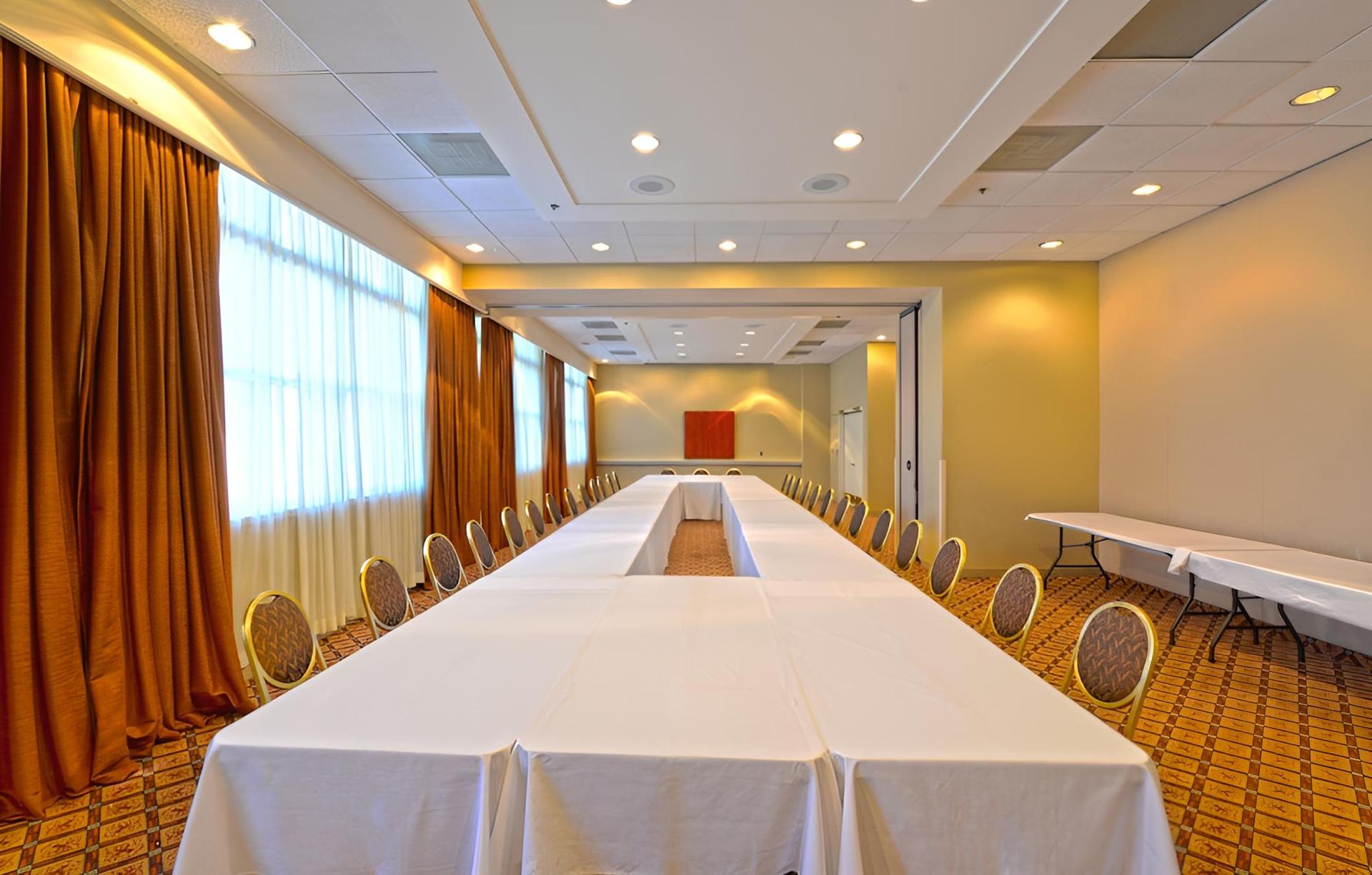 Kellogg Hotel & Conference Center photo 11