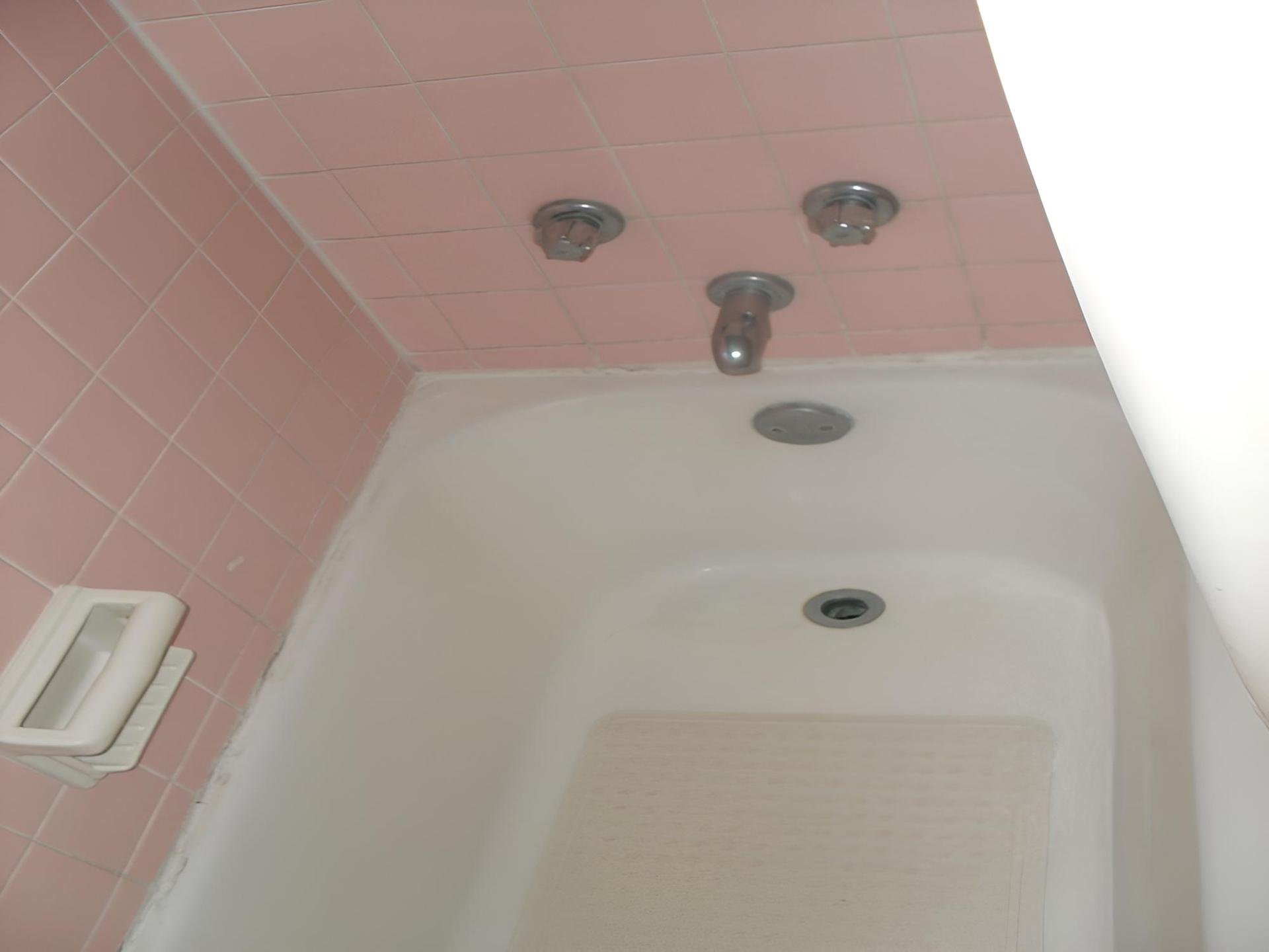 Shore Winds Motel photo 25