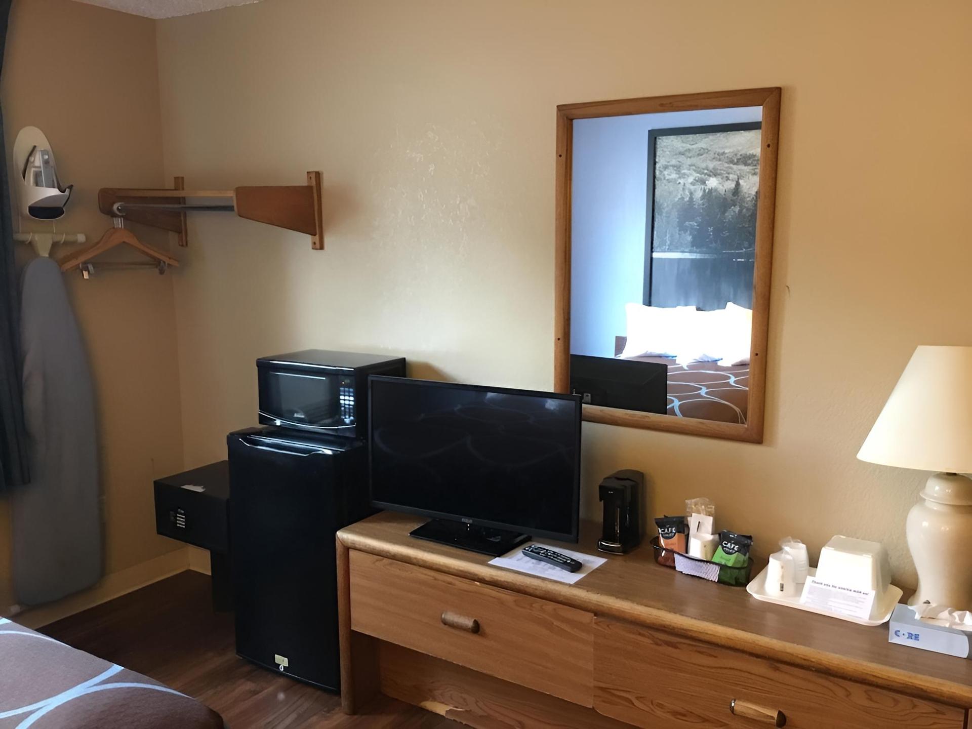 Super 8 by Wyndham Newburgh/West Point Near Stewart Airport photo 30