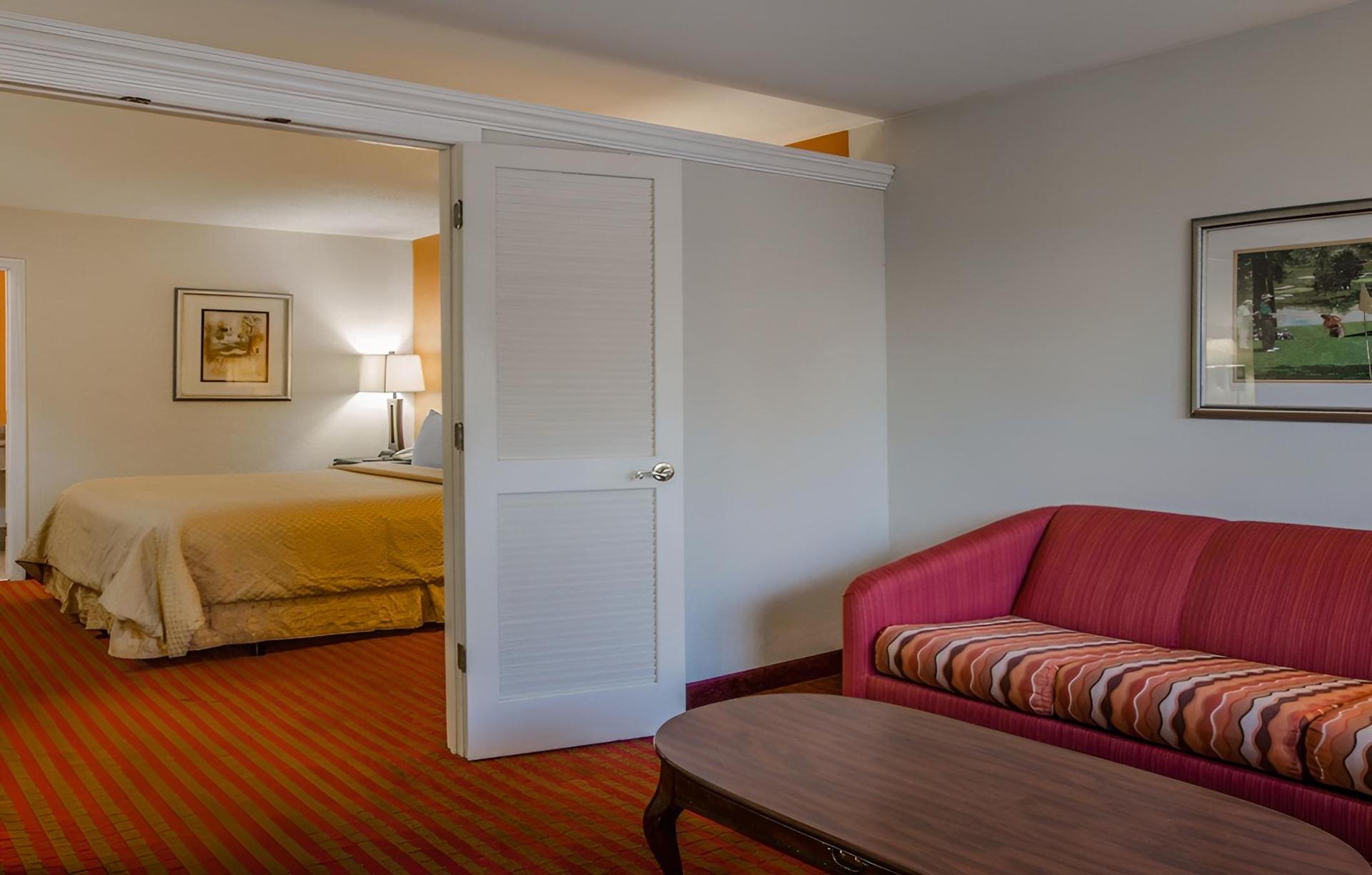 Clarion Suites Augusta photo 13