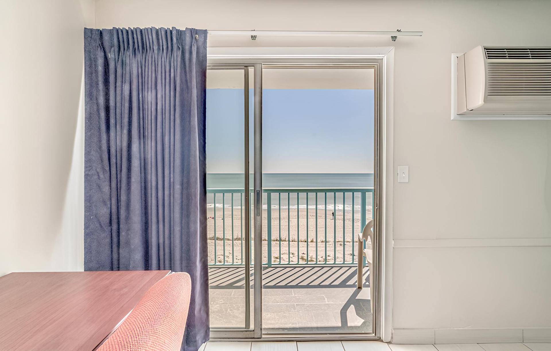 Summerwind Oceanfront Hotel photo 8