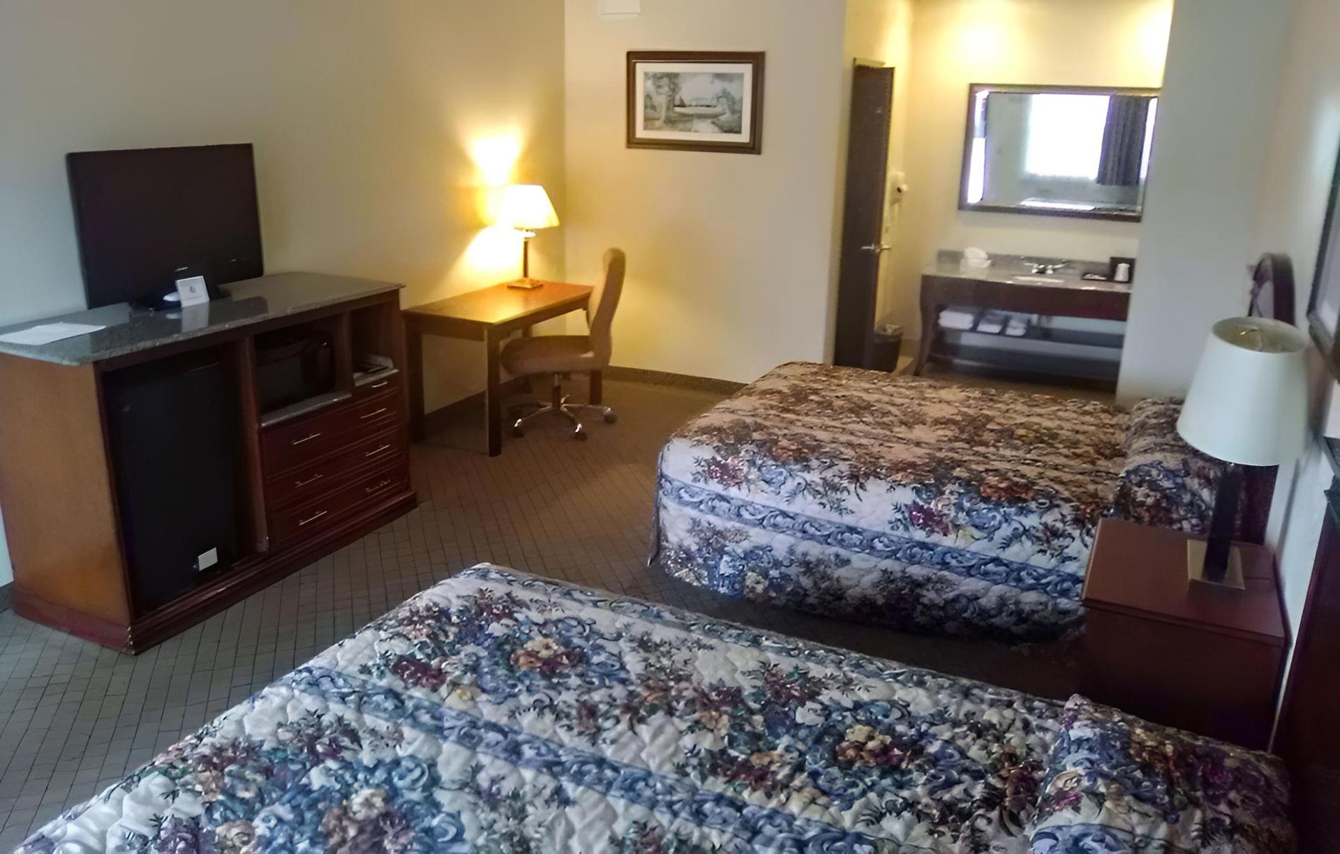 Super 8 by Wyndham Kiowa photo 15