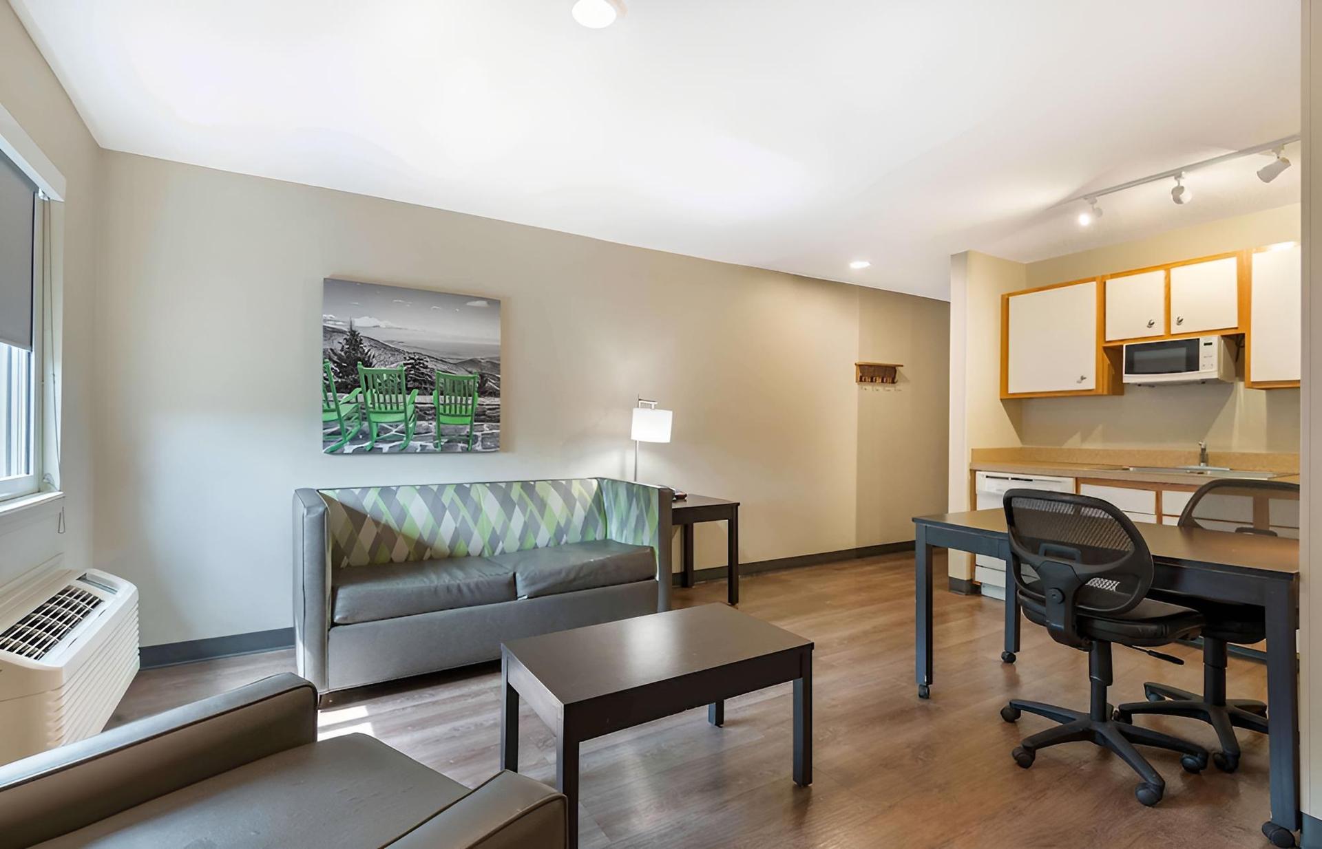 Extended Stay America Select Suites Charlotte University E photo 8