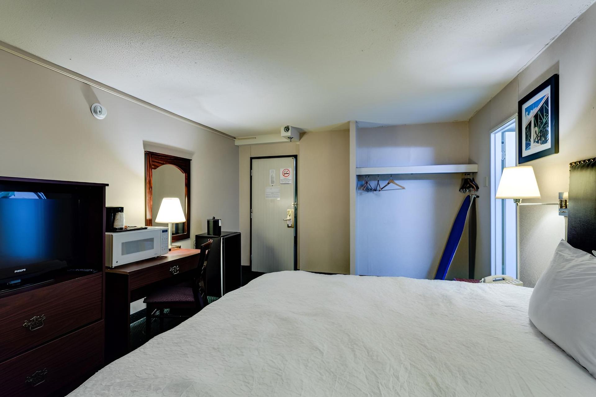 University Hotel & Suites photo 11