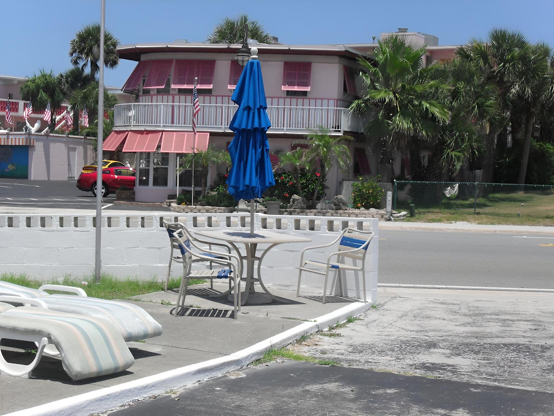 Shore Winds Motel photo 7