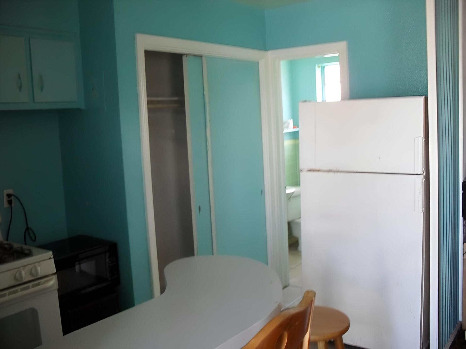 Shore Winds Motel photo 40