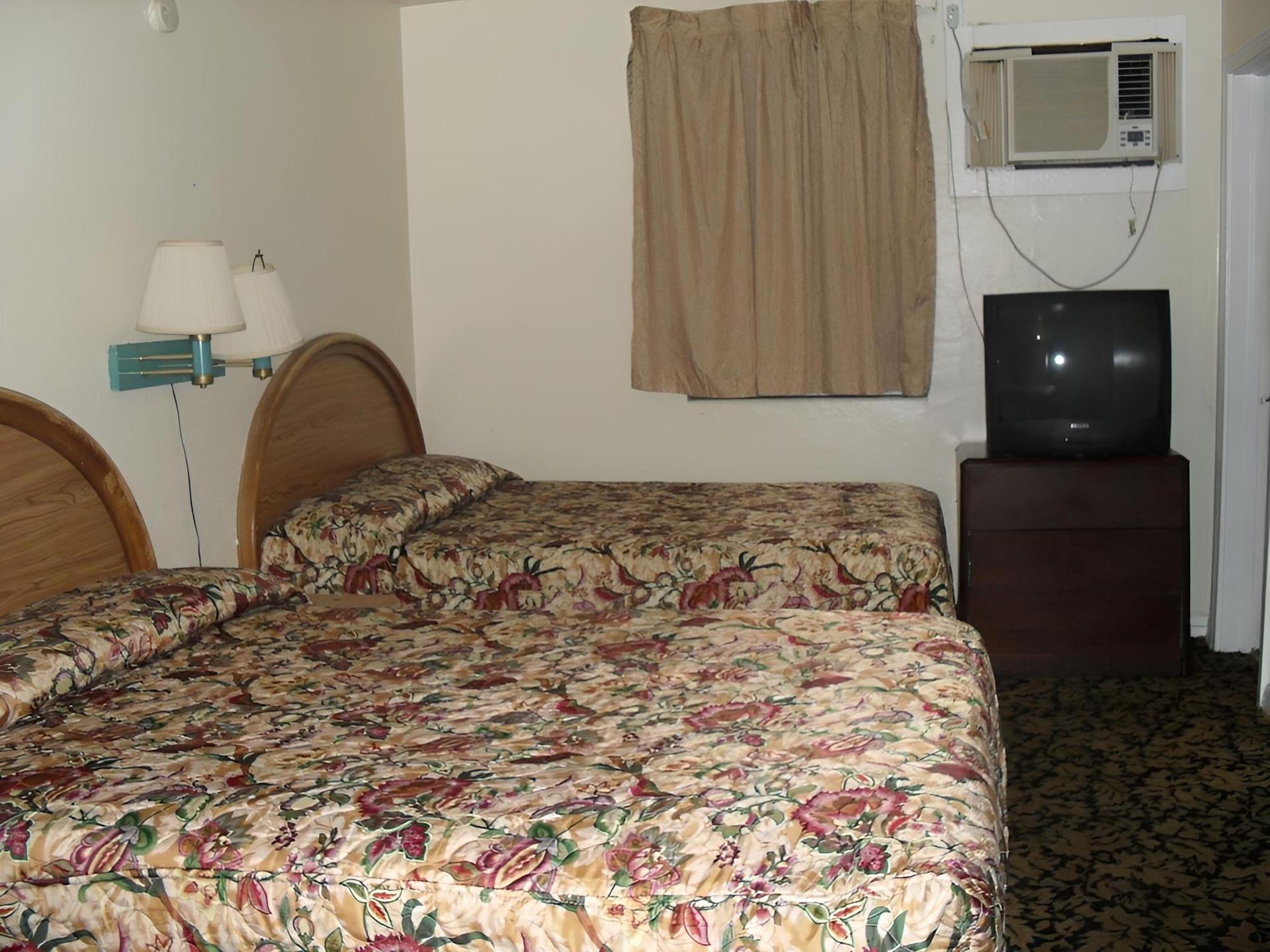 Shore Winds Motel photo 8